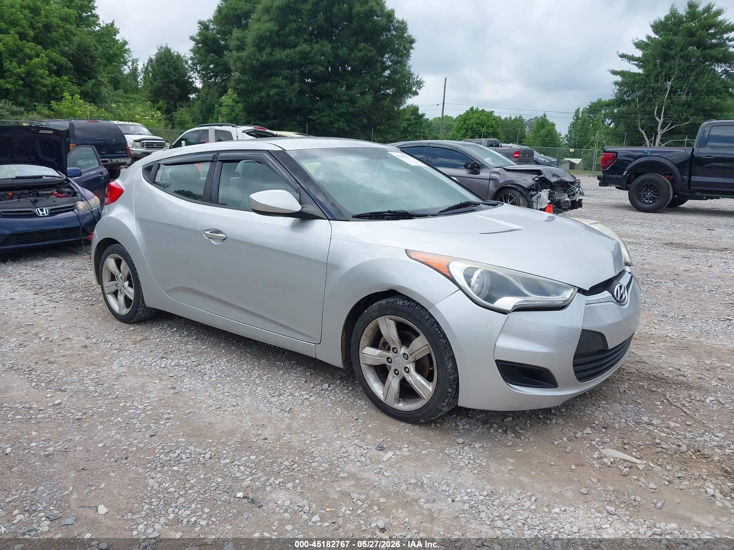 2012 Hyundai Veloster Base W/gray Silver vin: KMHTC6AD1CU049662