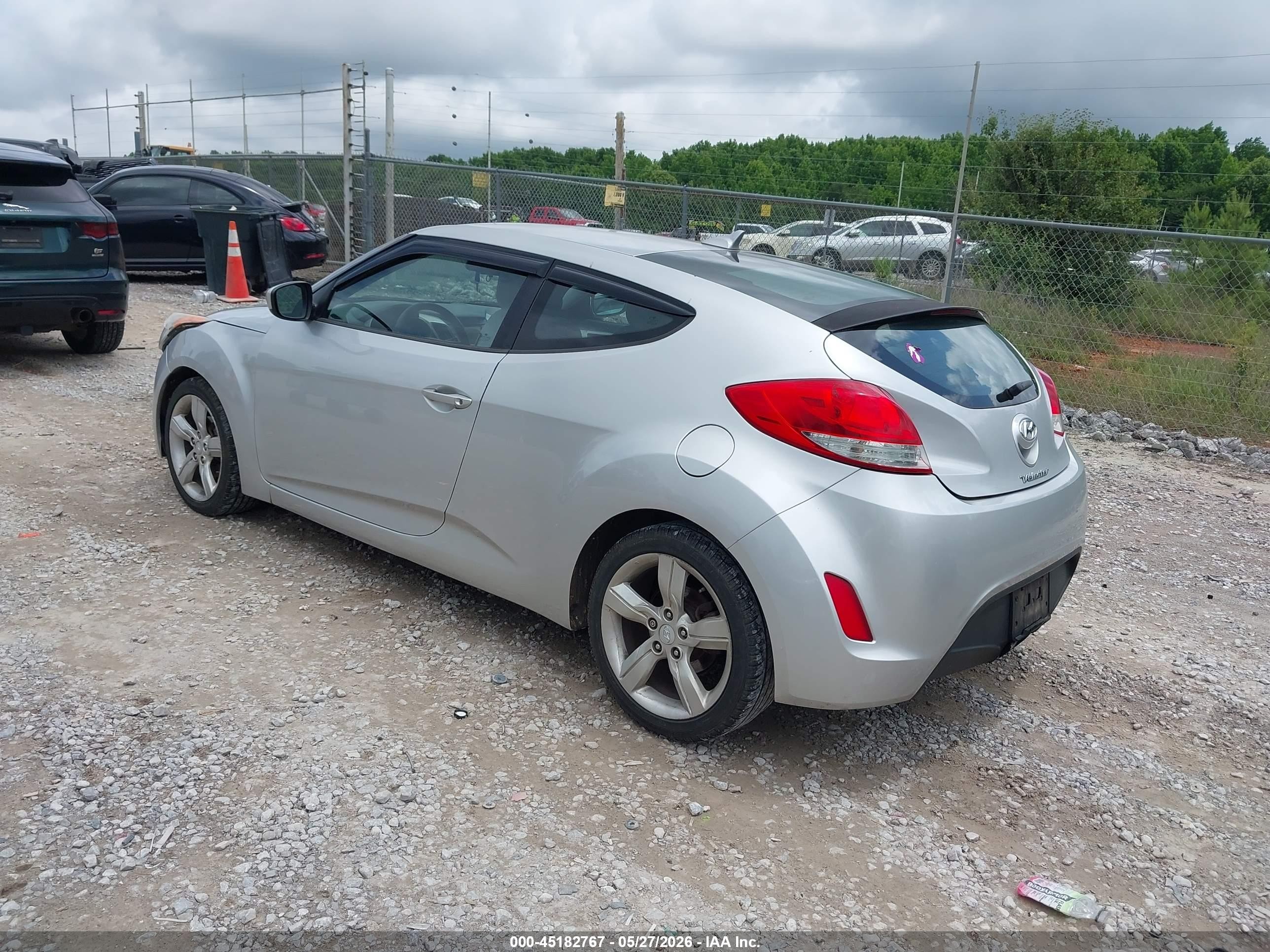 2012 Hyundai Veloster Base W/gray Silver vin: KMHTC6AD1CU049662
