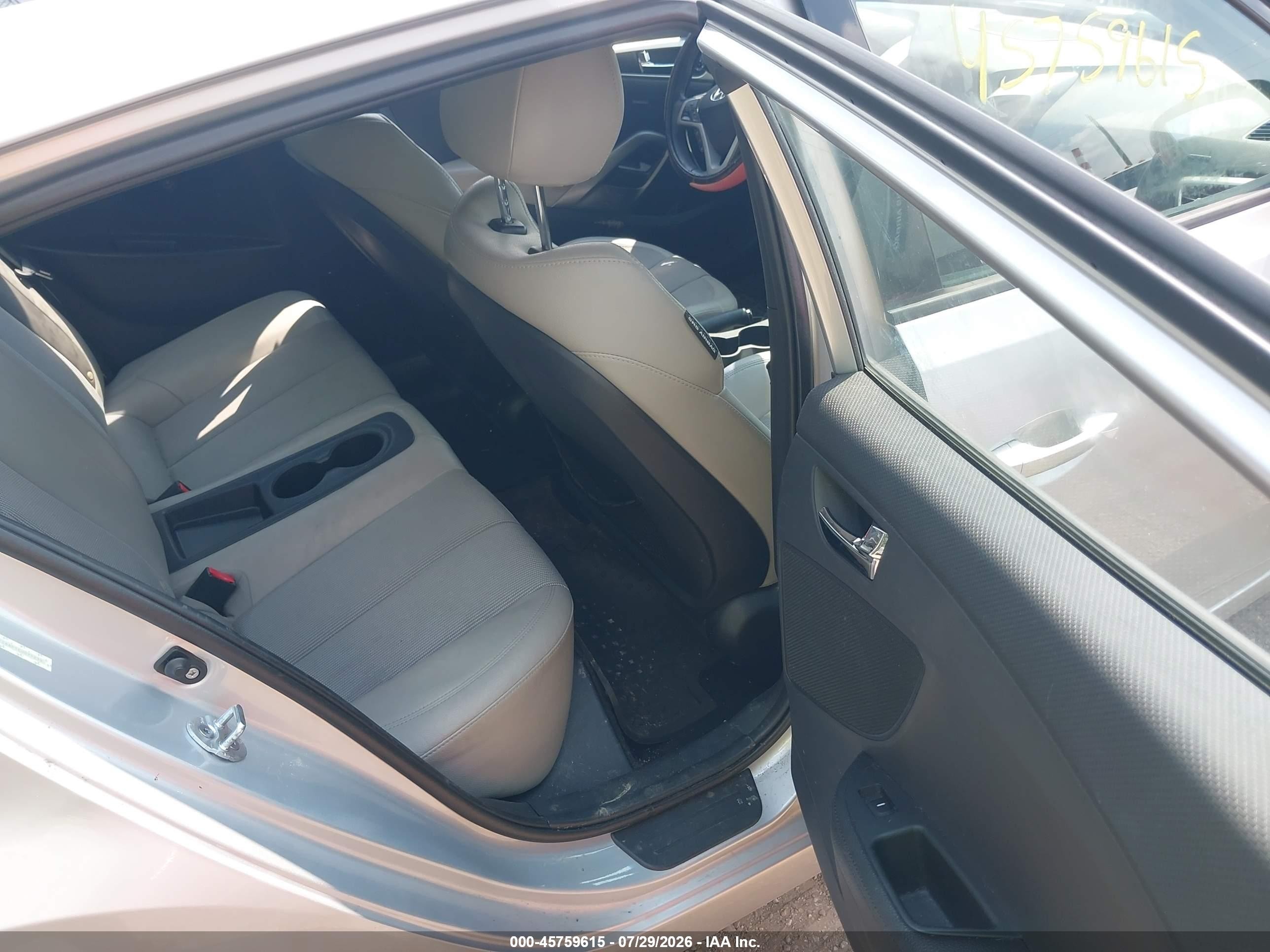 2012 Hyundai Veloster Base W/gray Silver vin: KMHTC6AD1CU071239