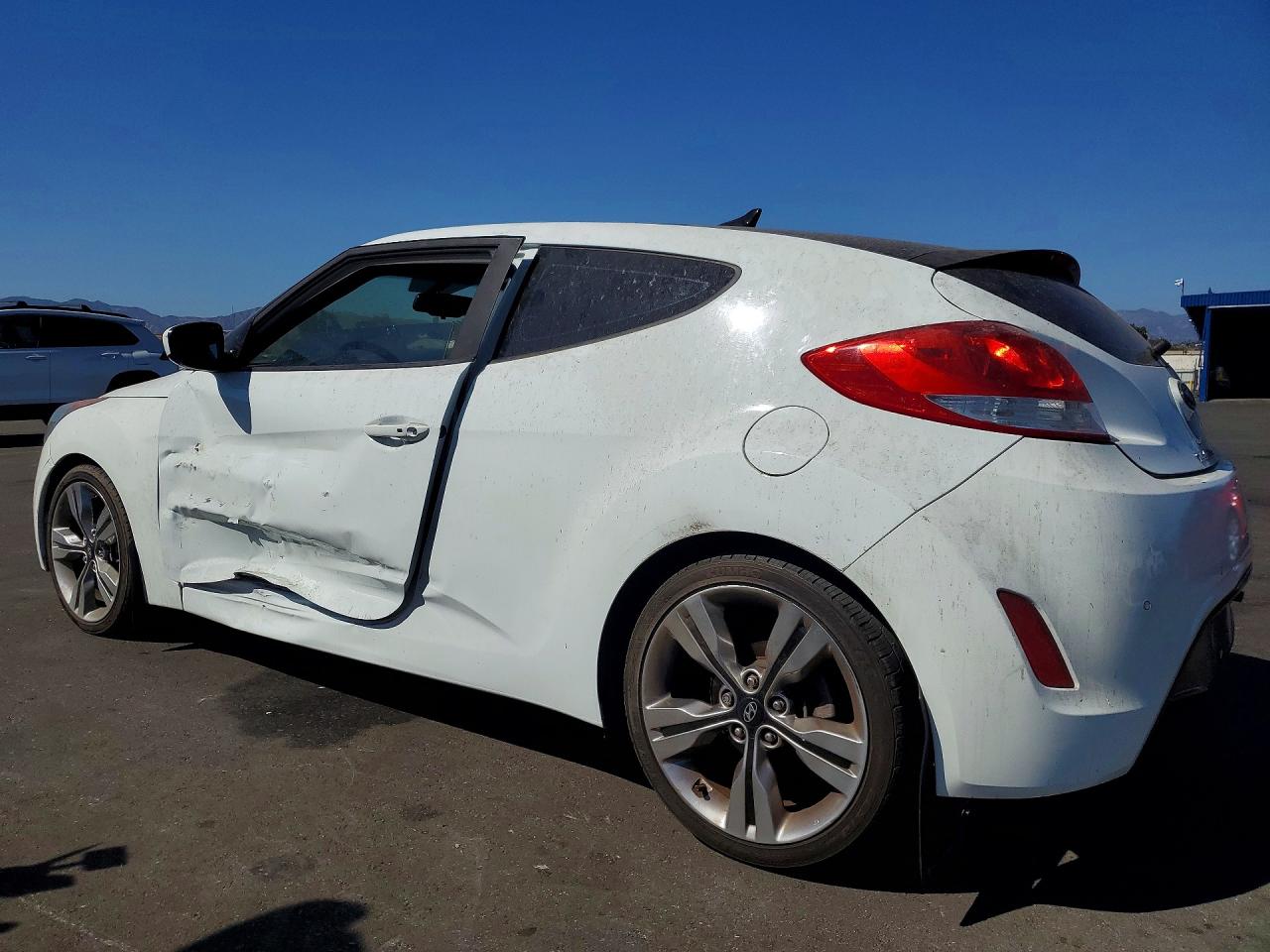 2012 Hyundai Veloster Base Белый vin: KMHTC6AD1CU072049