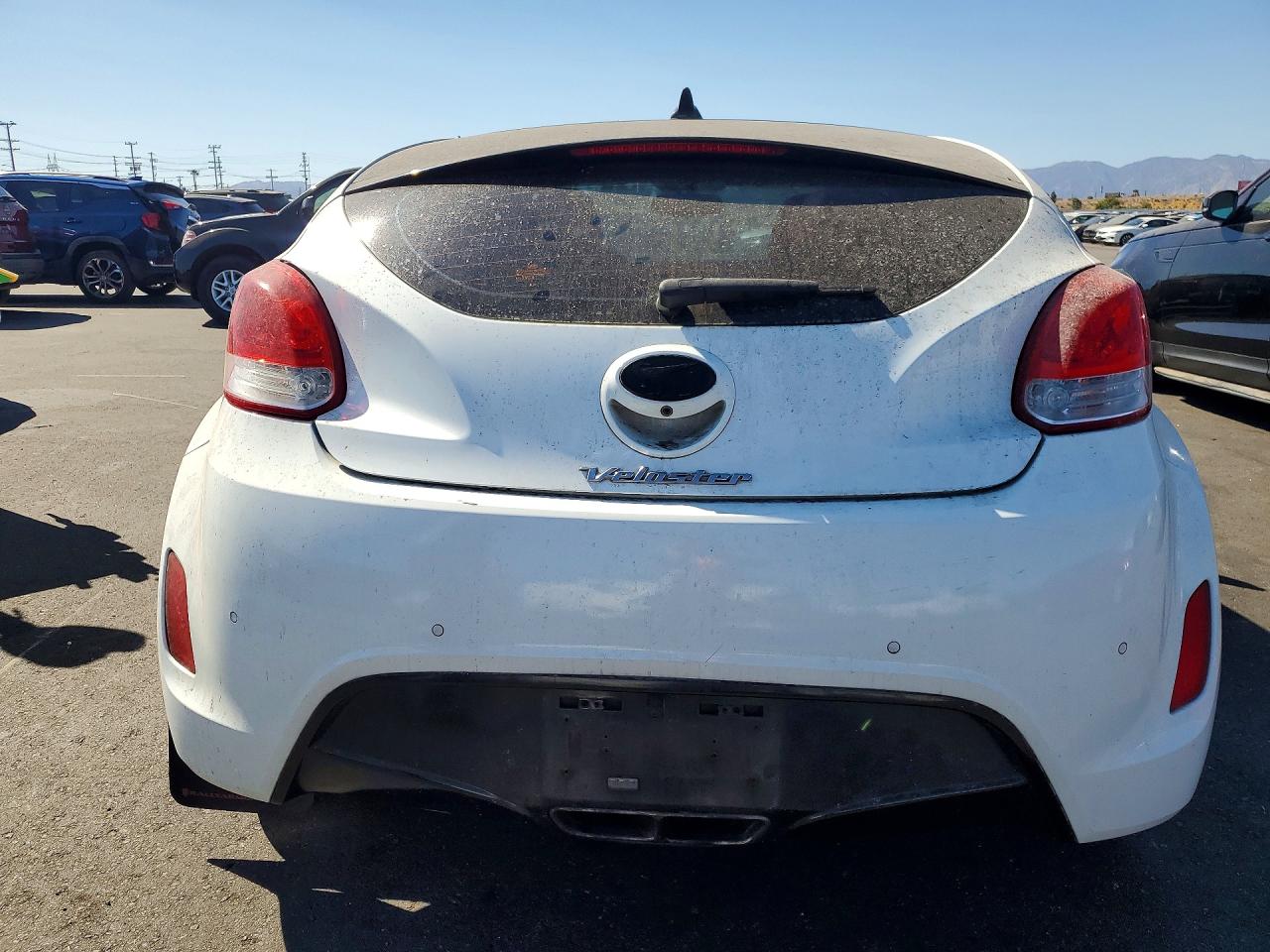 2012 Hyundai Veloster Base Белый vin: KMHTC6AD1CU072049