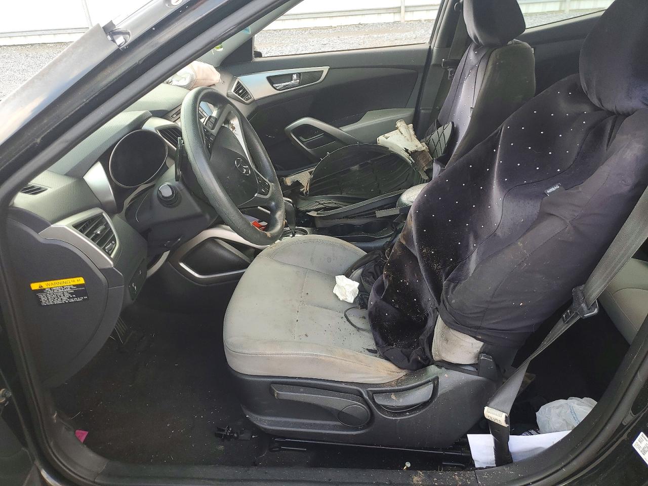 2013 Hyundai Veloster Base Black vin: KMHTC6AD1DU085840
