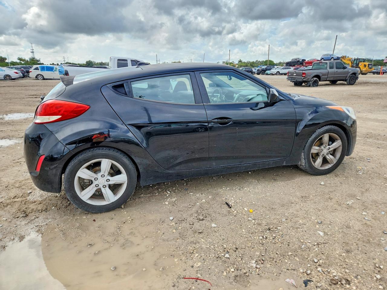 2013 Hyundai Veloster Base Black vin: KMHTC6AD1DU088043