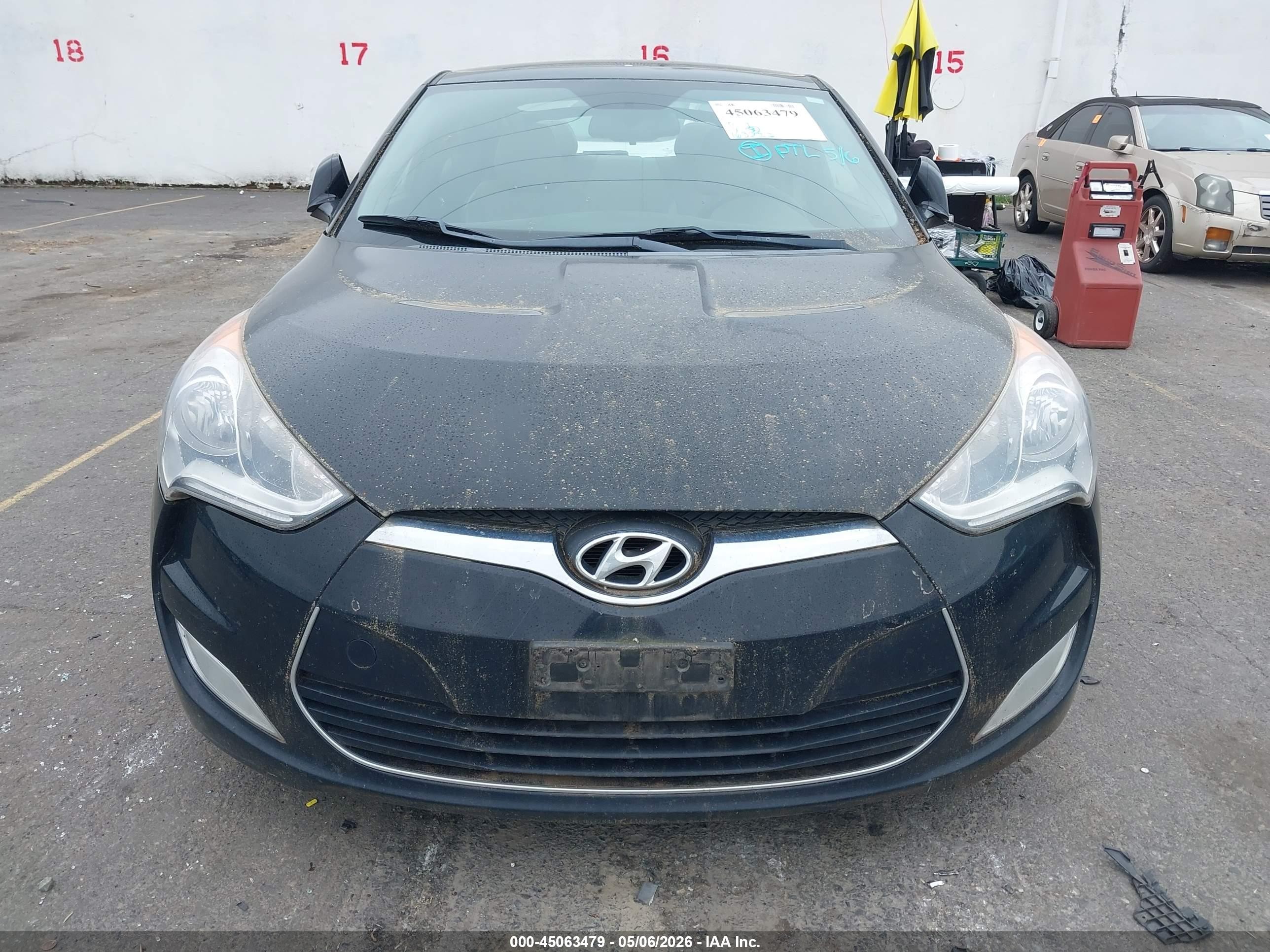 2013 Hyundai Veloster Base W/gray Black vin: KMHTC6AD1DU088429