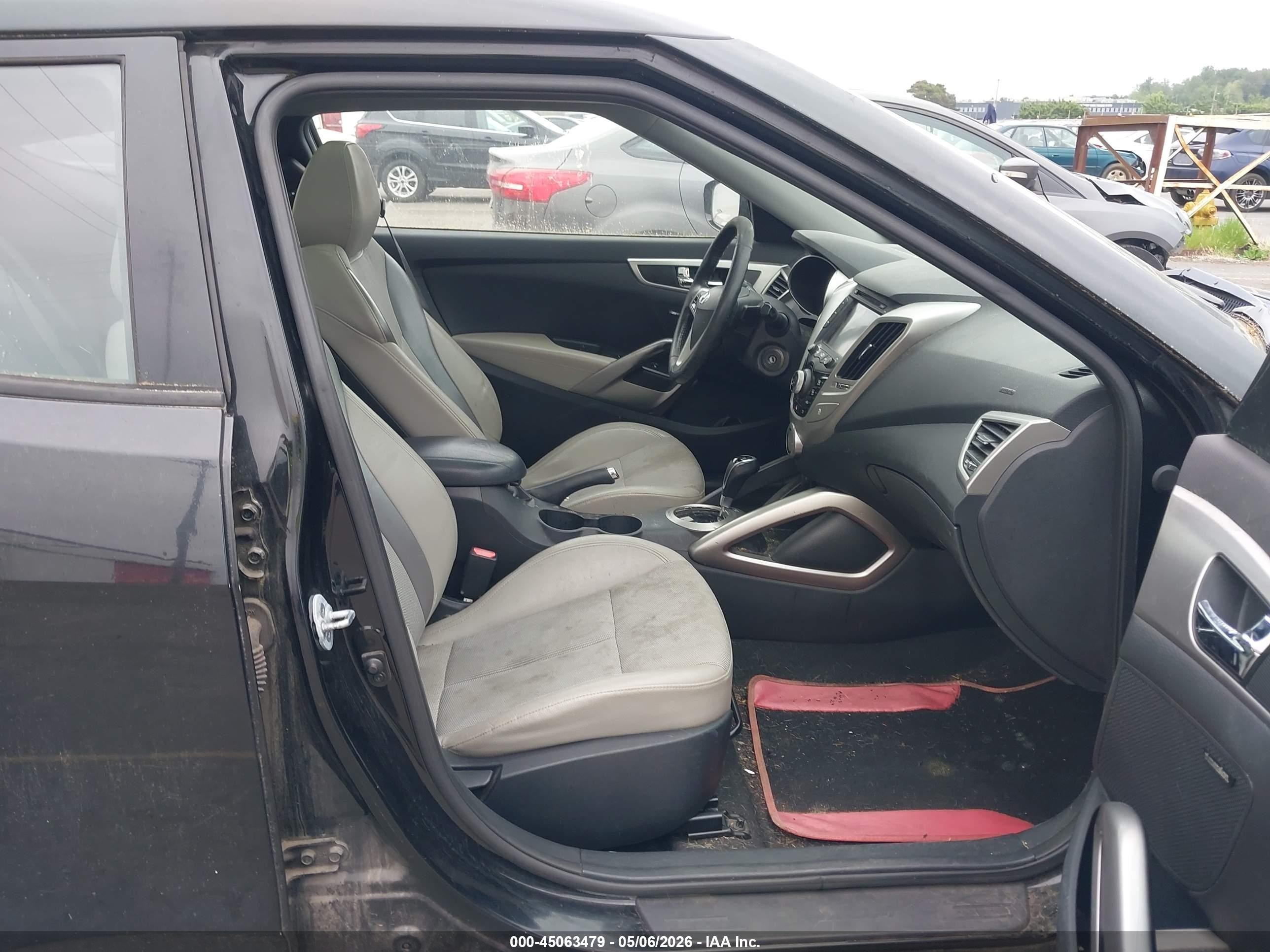 2013 Hyundai Veloster Base W/gray Black vin: KMHTC6AD1DU088429