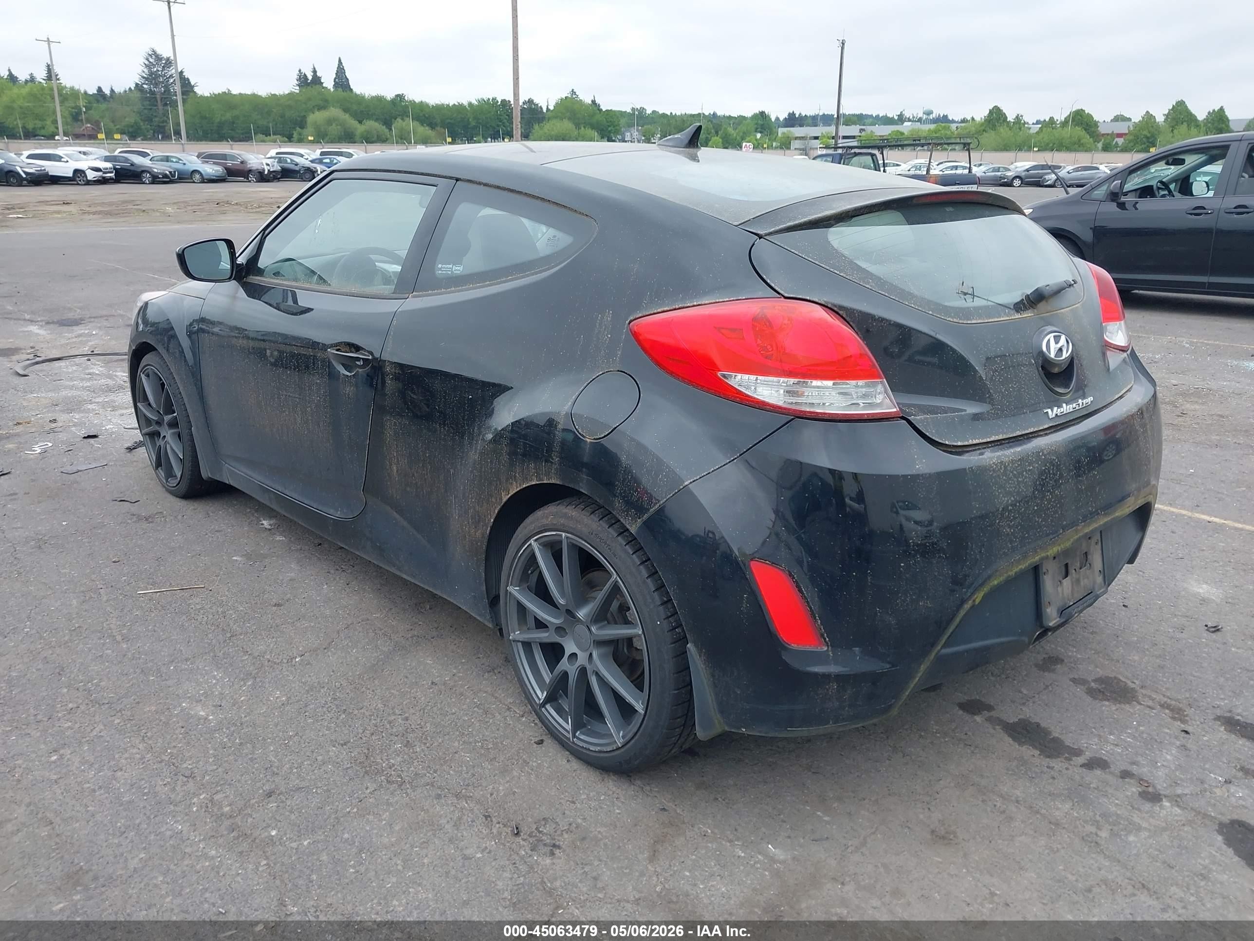 2013 Hyundai Veloster Base W/gray Black vin: KMHTC6AD1DU088429