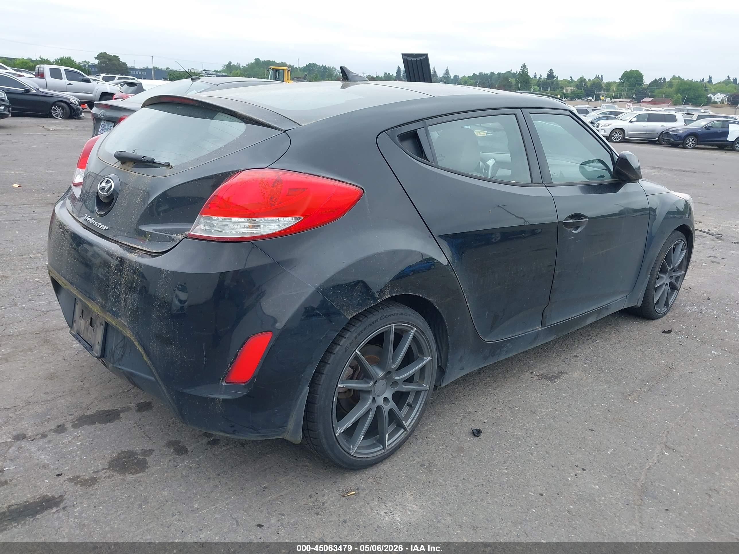 2013 Hyundai Veloster Base W/gray Black vin: KMHTC6AD1DU088429