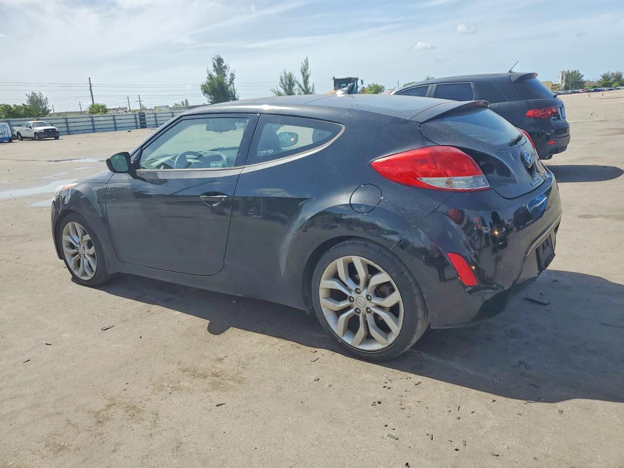 2013 Hyundai Veloster Base Black vin: KMHTC6AD1DU102930