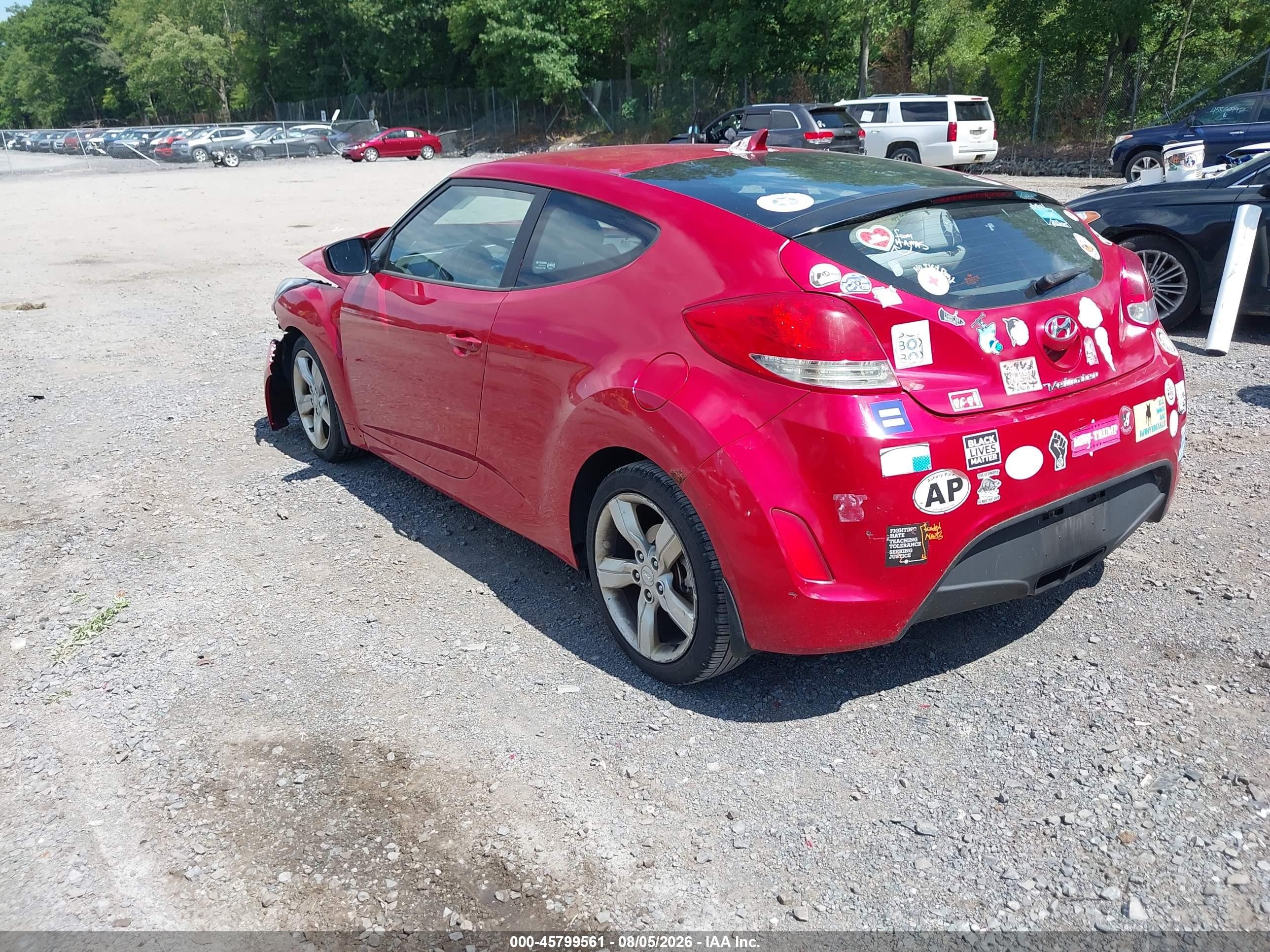2013 Hyundai Veloster Base W/gray Red vin: KMHTC6AD1DU104077