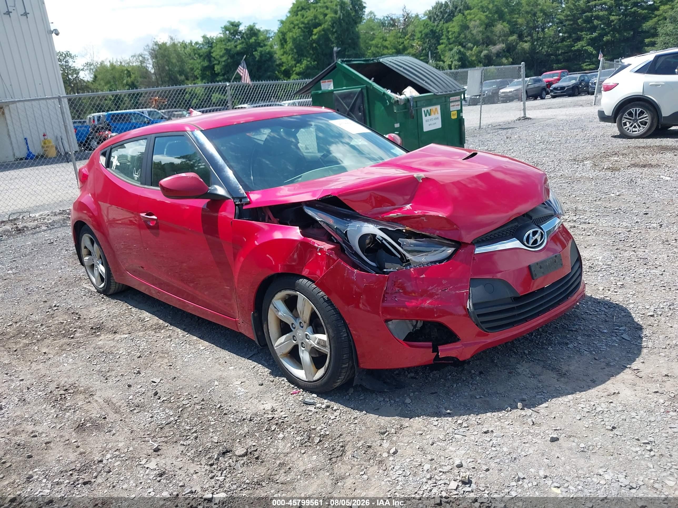 2013 Hyundai Veloster Base W/gray Red vin: KMHTC6AD1DU104077