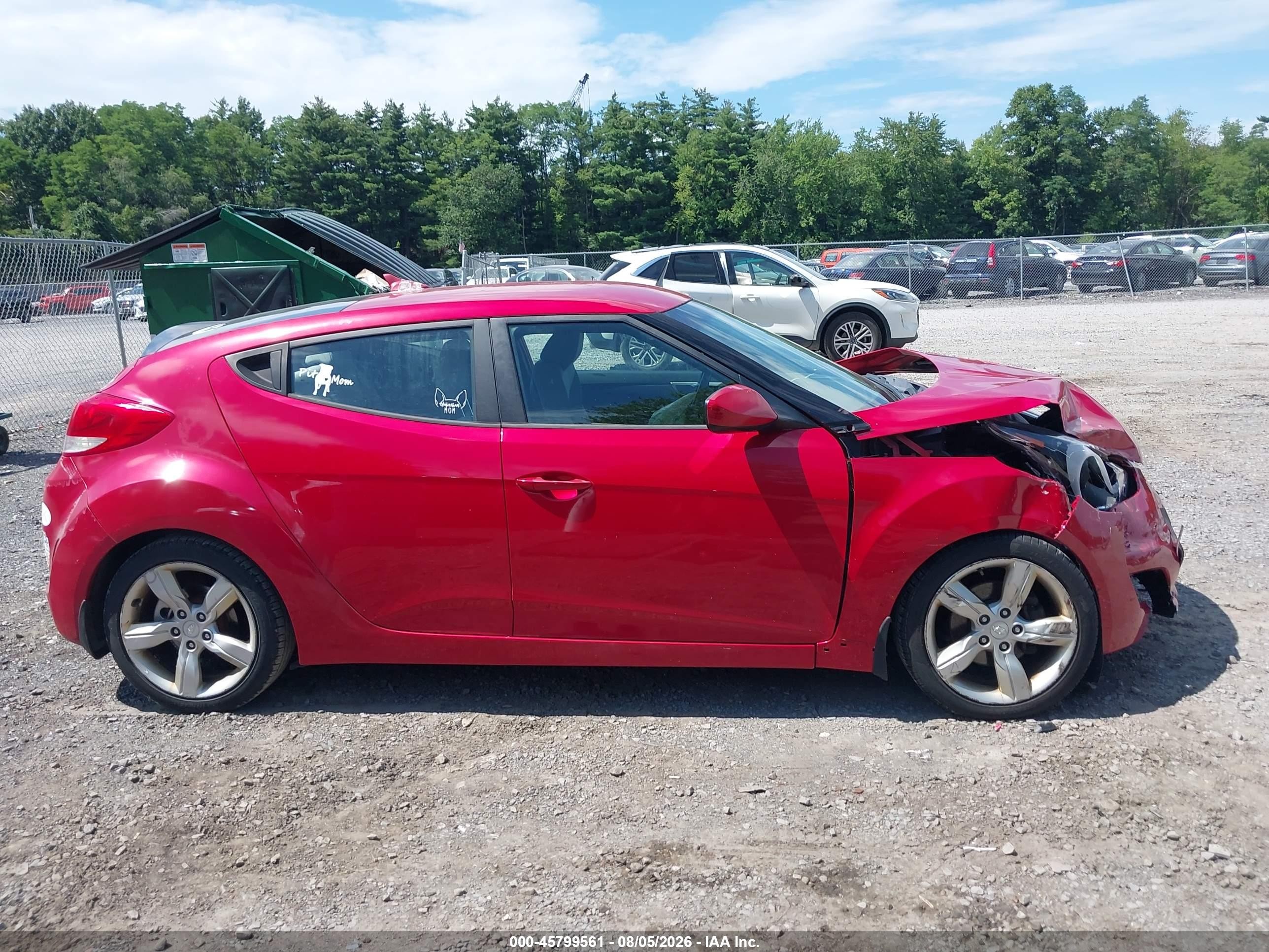 2013 Hyundai Veloster Base W/gray Red vin: KMHTC6AD1DU104077