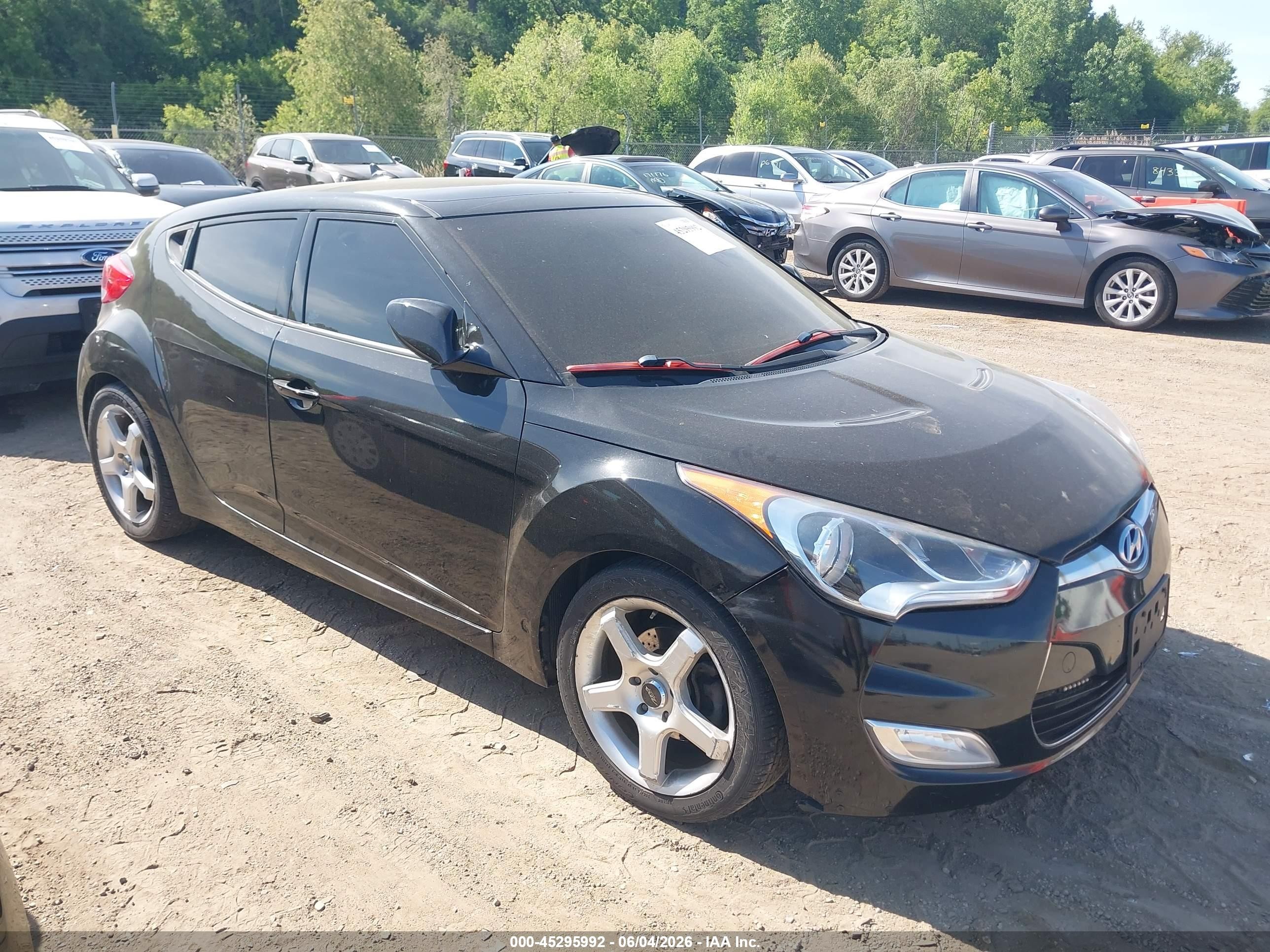 2013 Hyundai Veloster Base W/gray Black vin: KMHTC6AD1DU104662