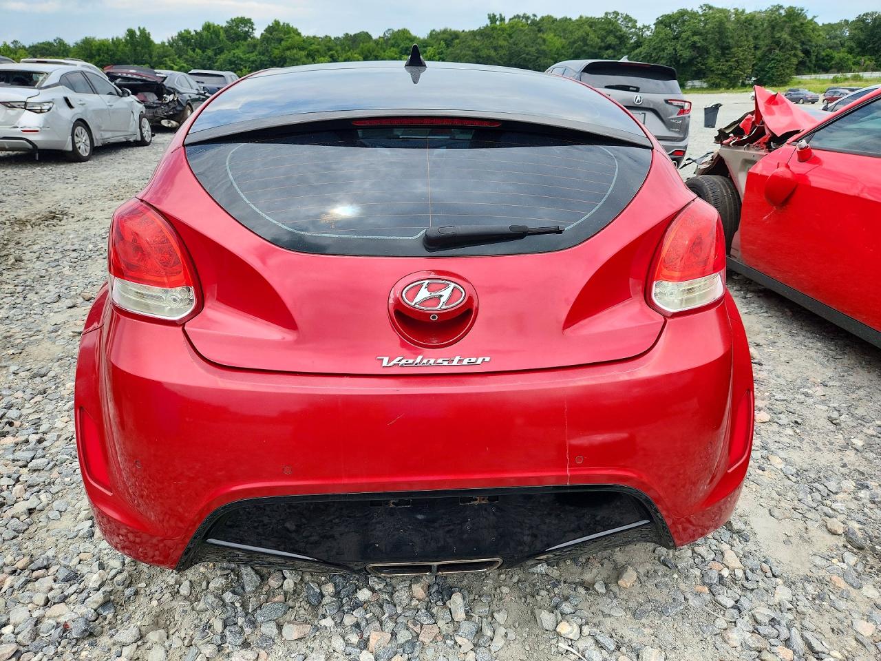 2013 Hyundai Veloster Base Red vin: KMHTC6AD1DU108274