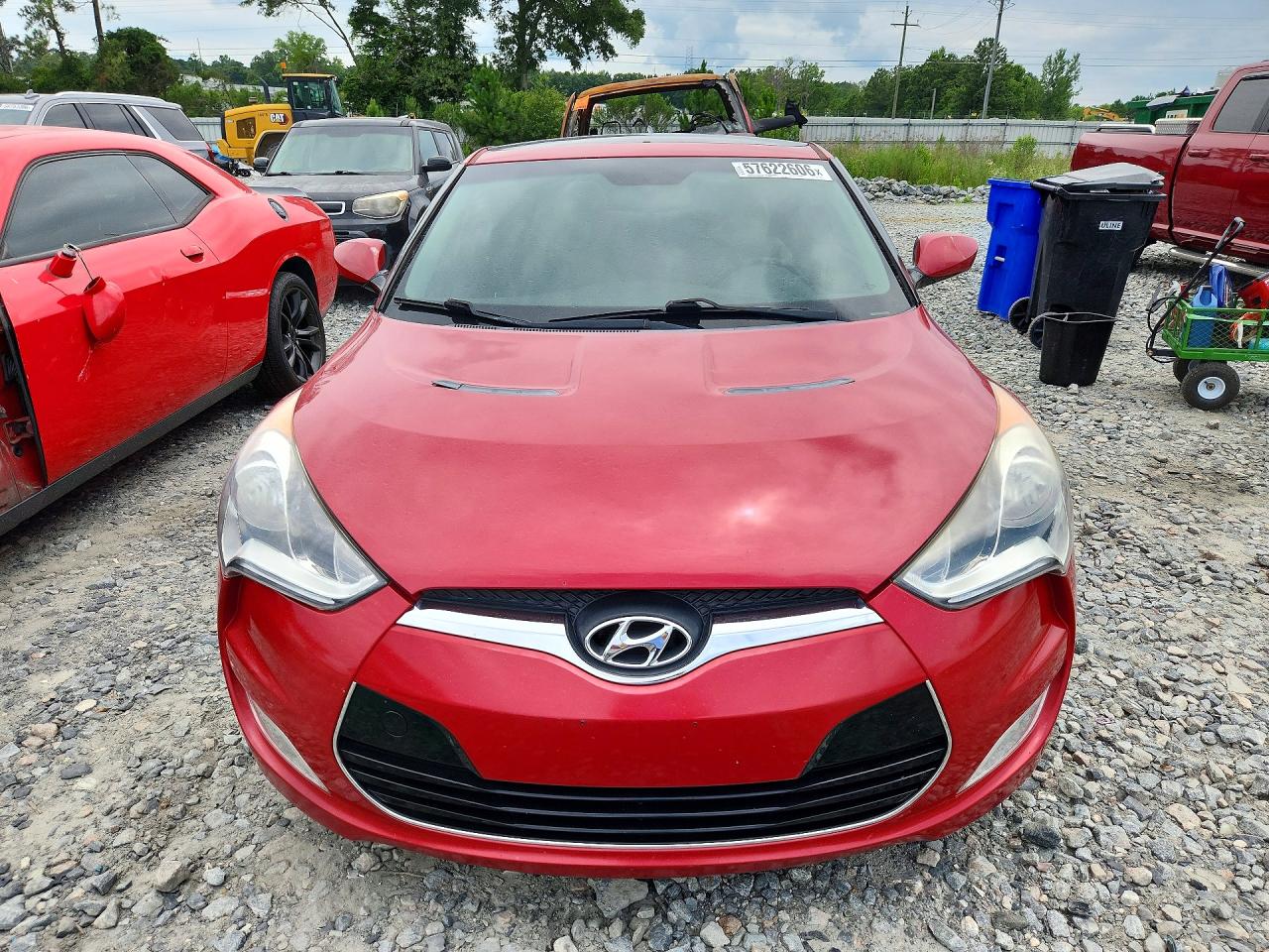 2013 Hyundai Veloster Base Red vin: KMHTC6AD1DU108274