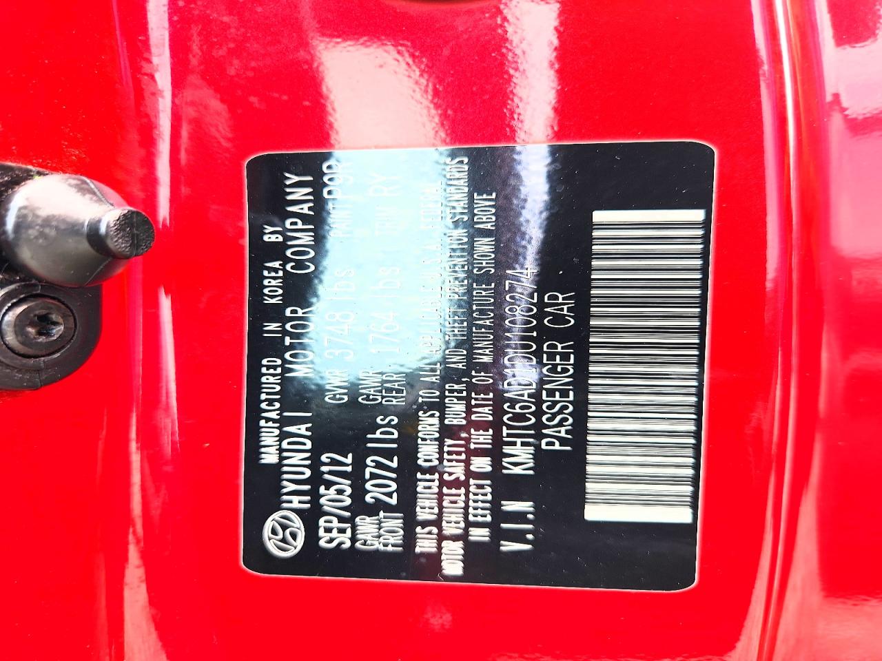 2013 Hyundai Veloster Base Red vin: KMHTC6AD1DU108274