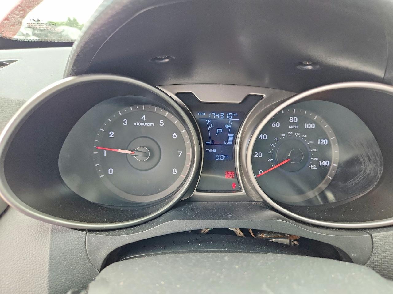 2013 Hyundai Veloster Base Red vin: KMHTC6AD1DU108274
