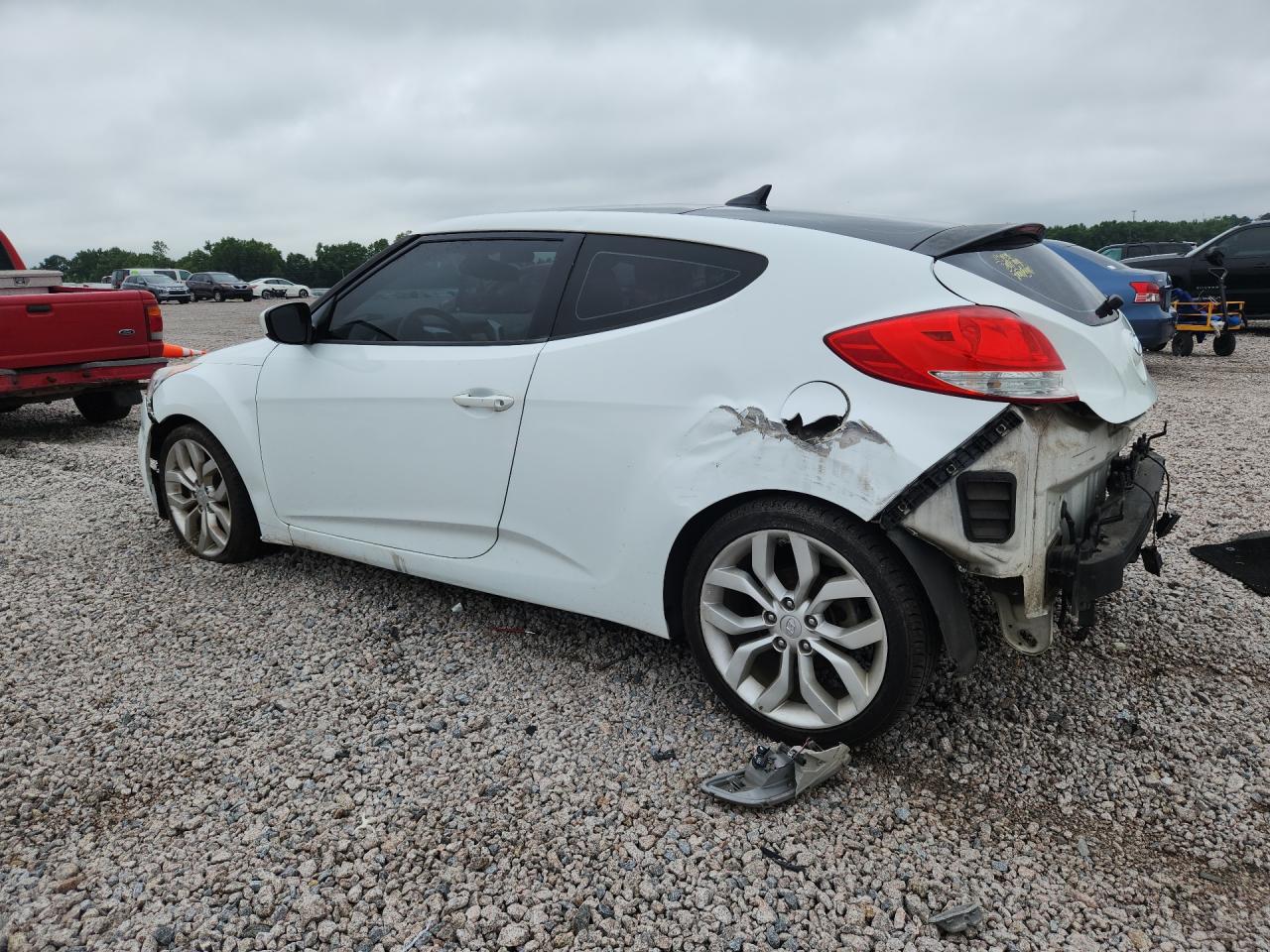 2013 Hyundai Veloster Base Белый vin: KMHTC6AD1DU132896