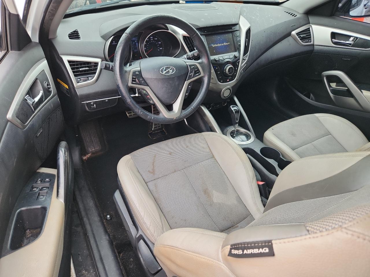 2013 Hyundai Veloster Base Белый vin: KMHTC6AD1DU132896