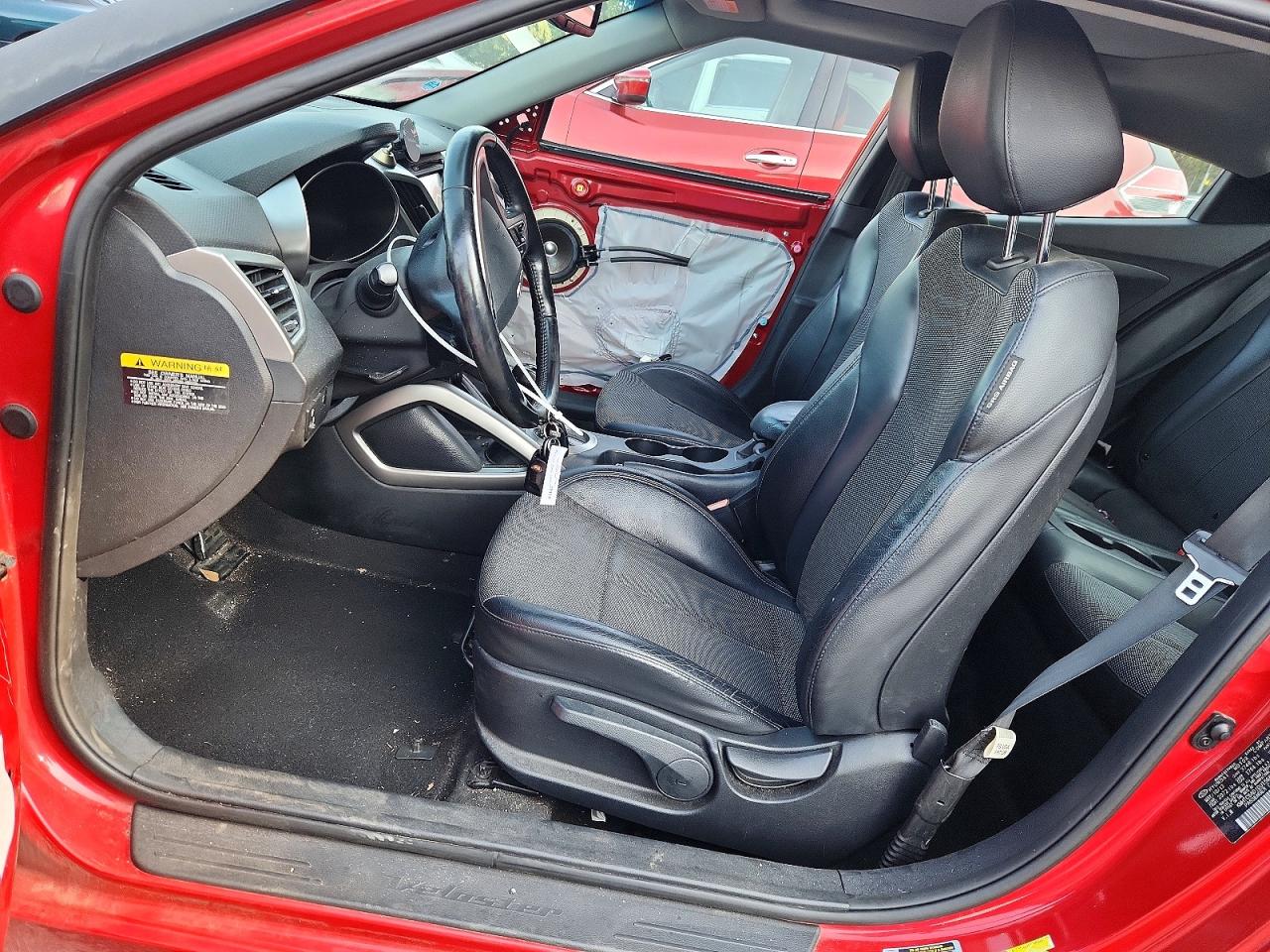 2013 Hyundai Veloster Base Красный vin: KMHTC6AD1DU156809