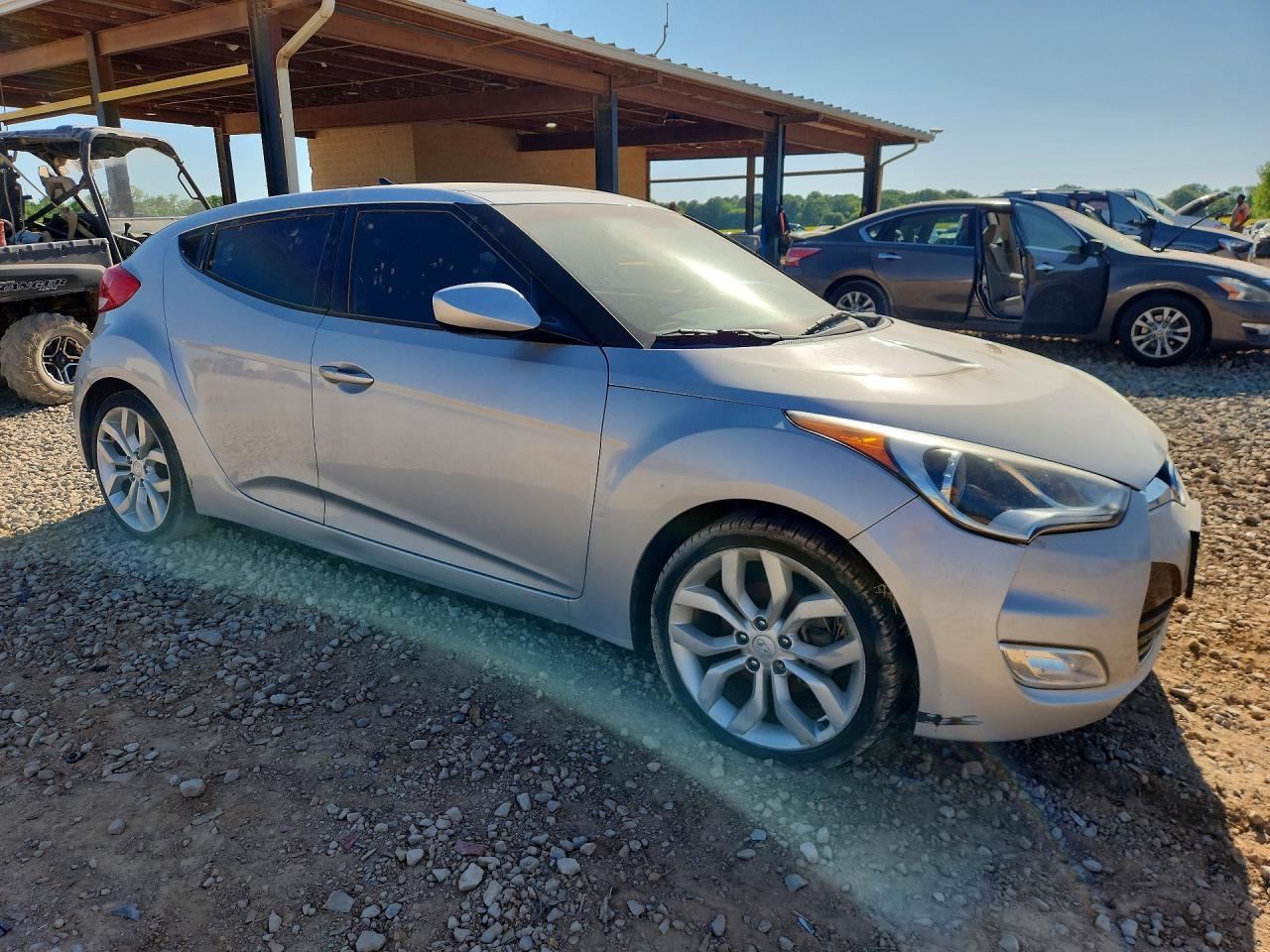 2013 Hyundai Veloster Base Silver vin: KMHTC6AD1DU165784