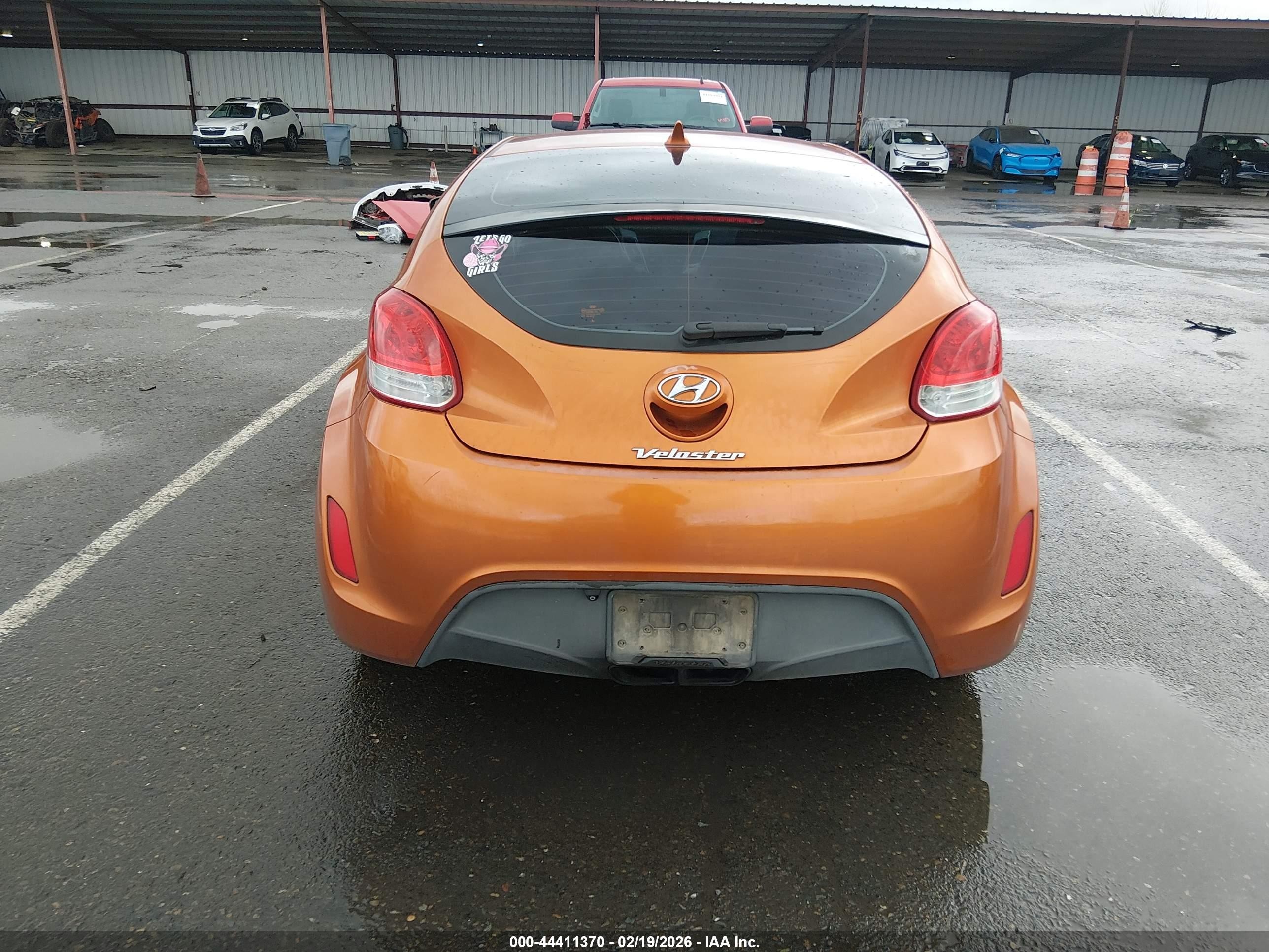 2013 Hyundai Veloster Base W/black Orange vin: KMHTC6AD1DU168068