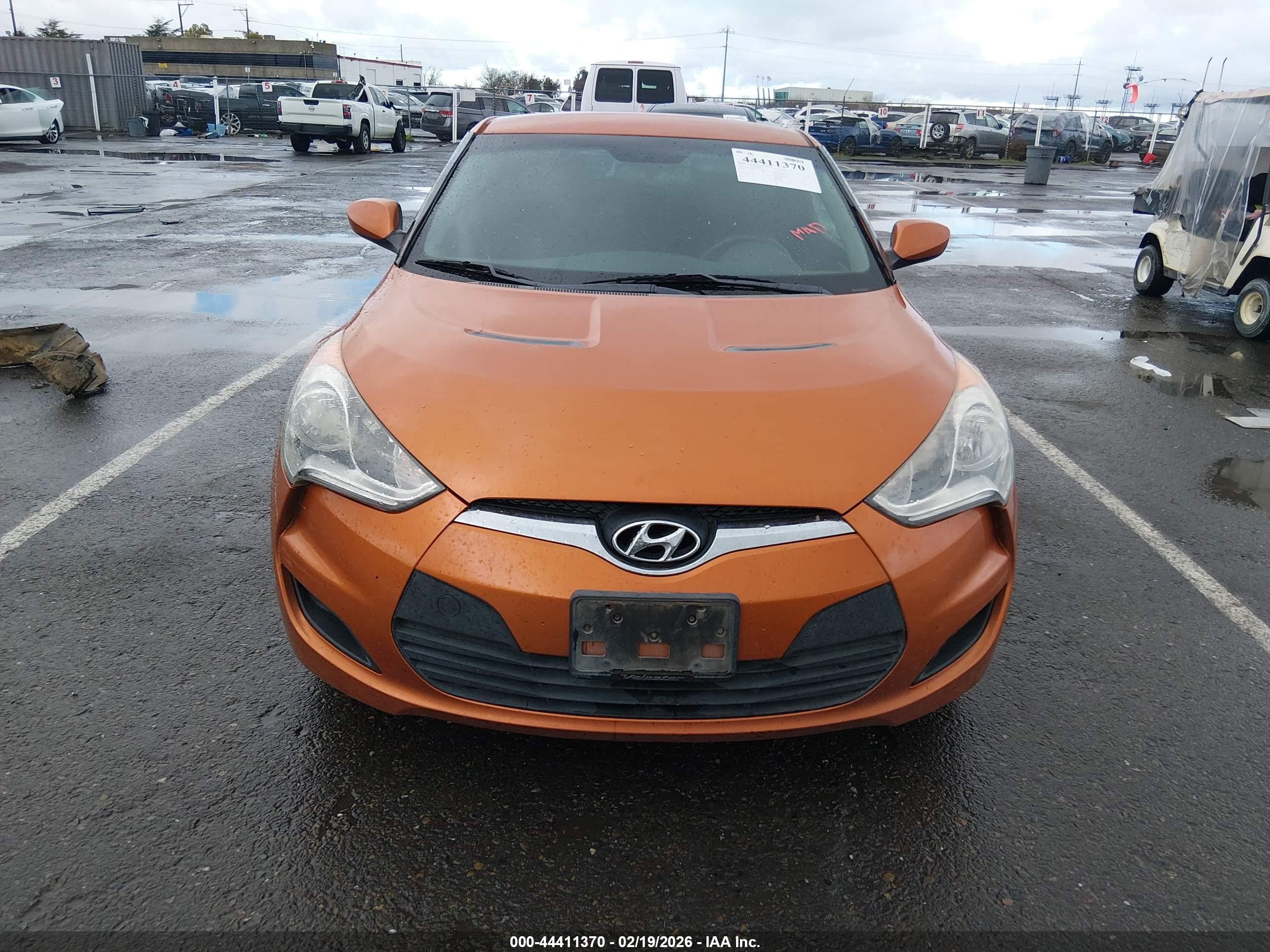2013 Hyundai Veloster Base W/black Orange vin: KMHTC6AD1DU168068