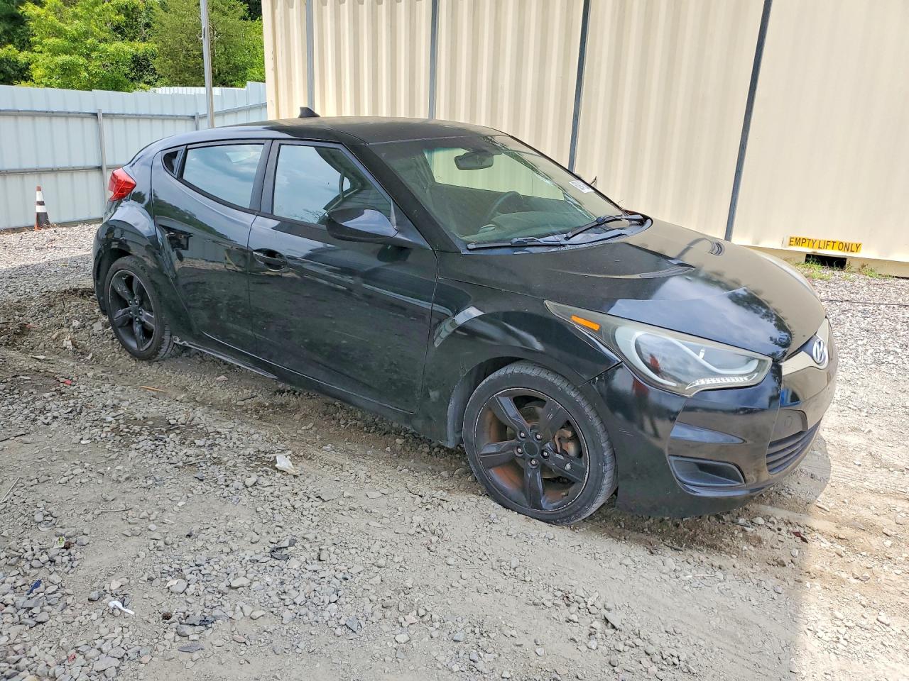 2013 Hyundai Veloster Base Black vin: KMHTC6AD1DU172332