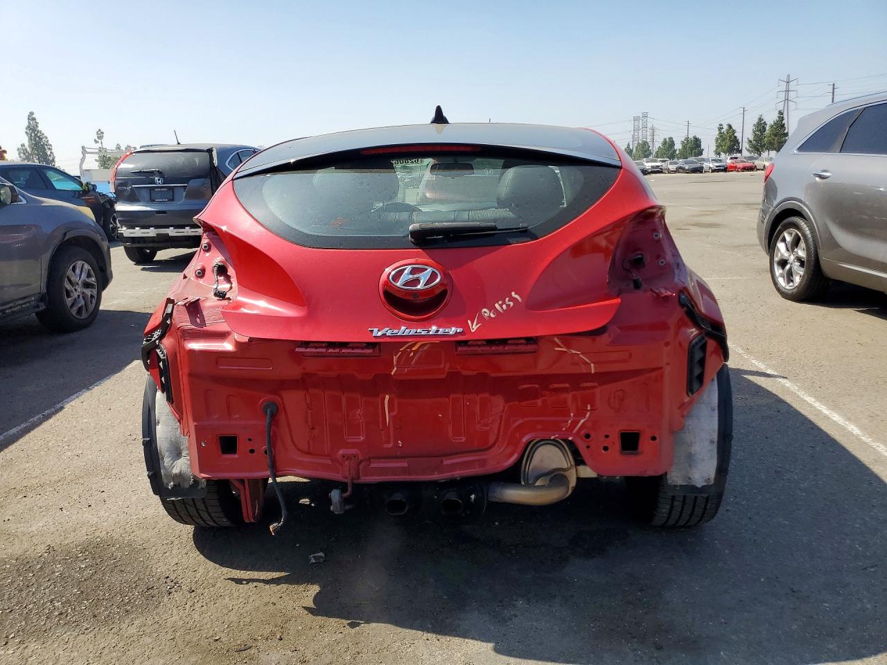 2014 Hyundai Veloster Base Красный vin: KMHTC6AD1EU182506