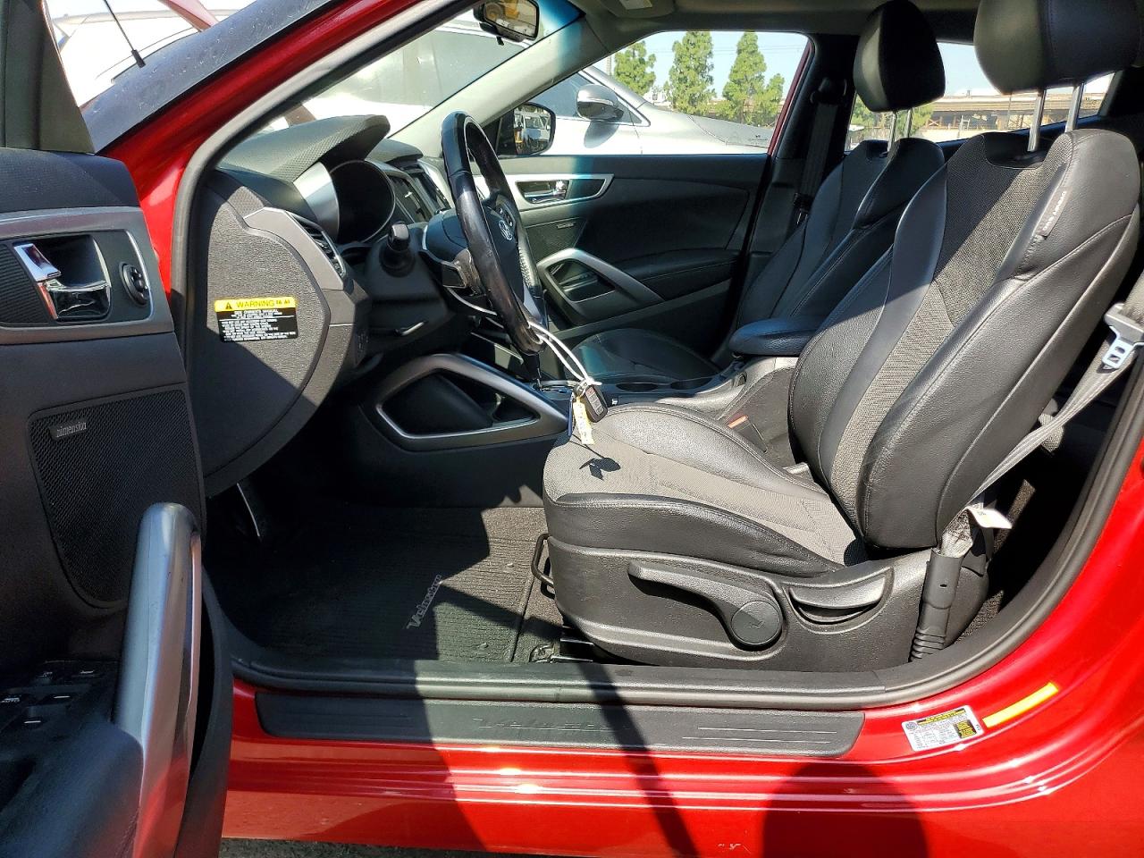 2014 Hyundai Veloster Base Красный vin: KMHTC6AD1EU182506