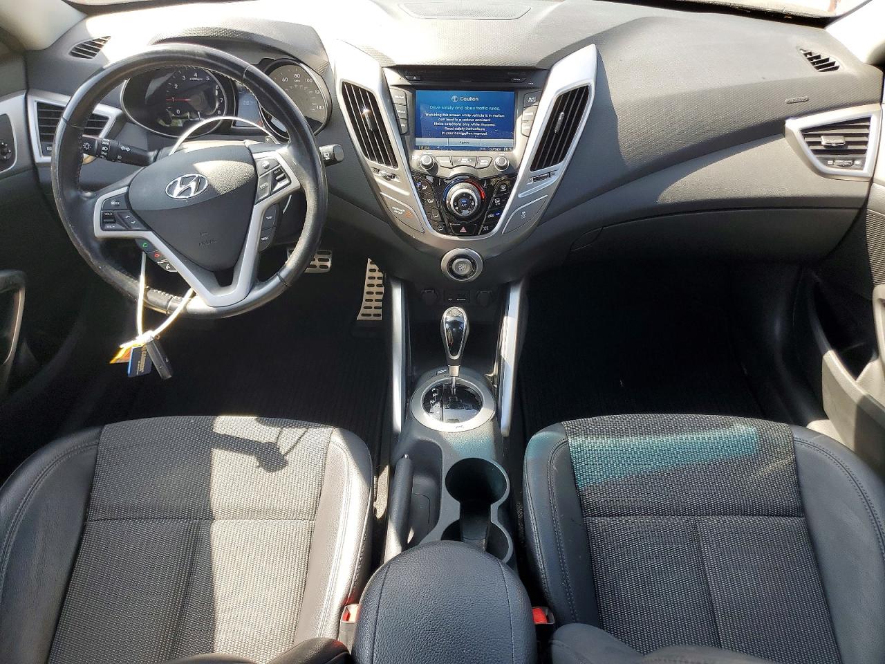 2014 Hyundai Veloster Base Красный vin: KMHTC6AD1EU182506