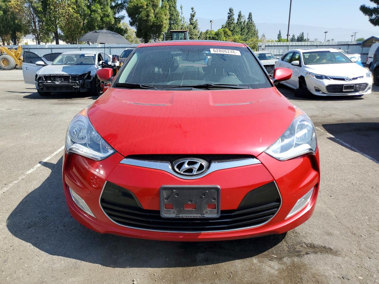 2014 Hyundai Veloster Base Красный vin: KMHTC6AD1EU182506