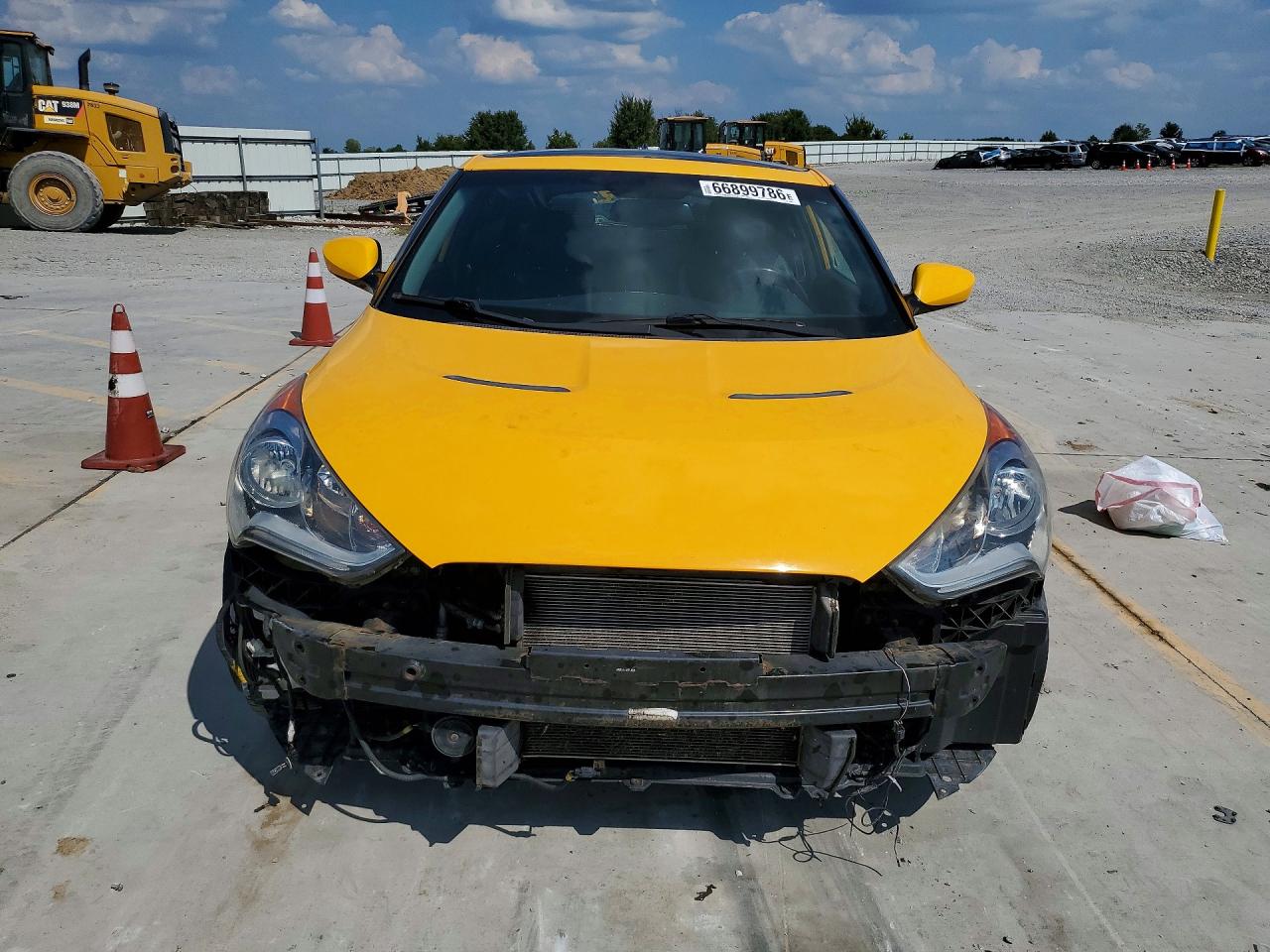 2015 Hyundai Veloster Base Yellow vin: KMHTC6AD1FU225405