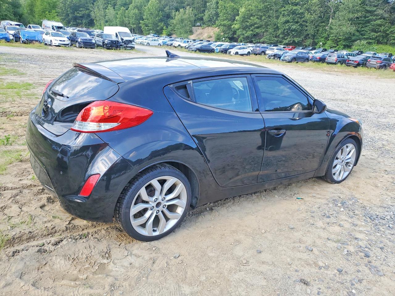 2015 Hyundai Veloster Base Черный vin: KMHTC6AD1FU232290