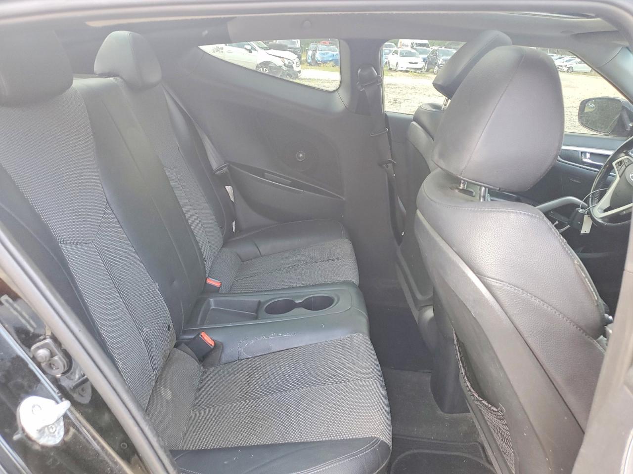 2015 Hyundai Veloster Base Черный vin: KMHTC6AD1FU232290