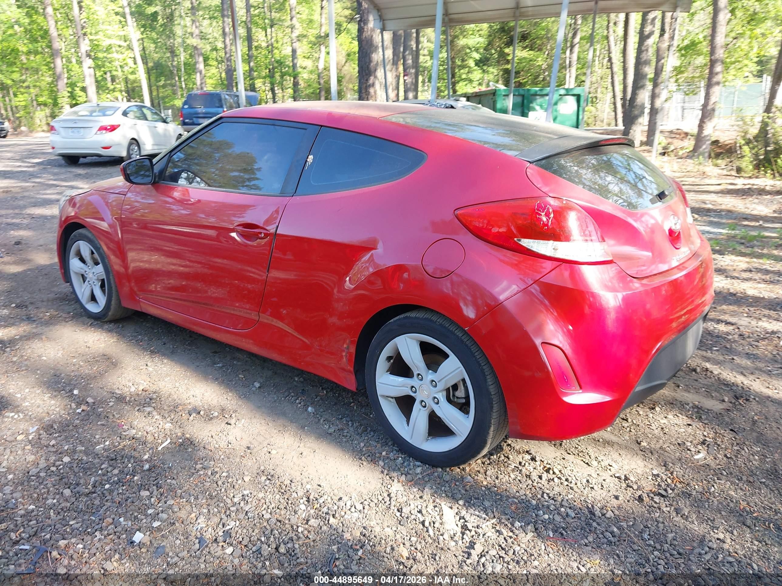2015 Hyundai Veloster   Red vin: KMHTC6AD1FU233519