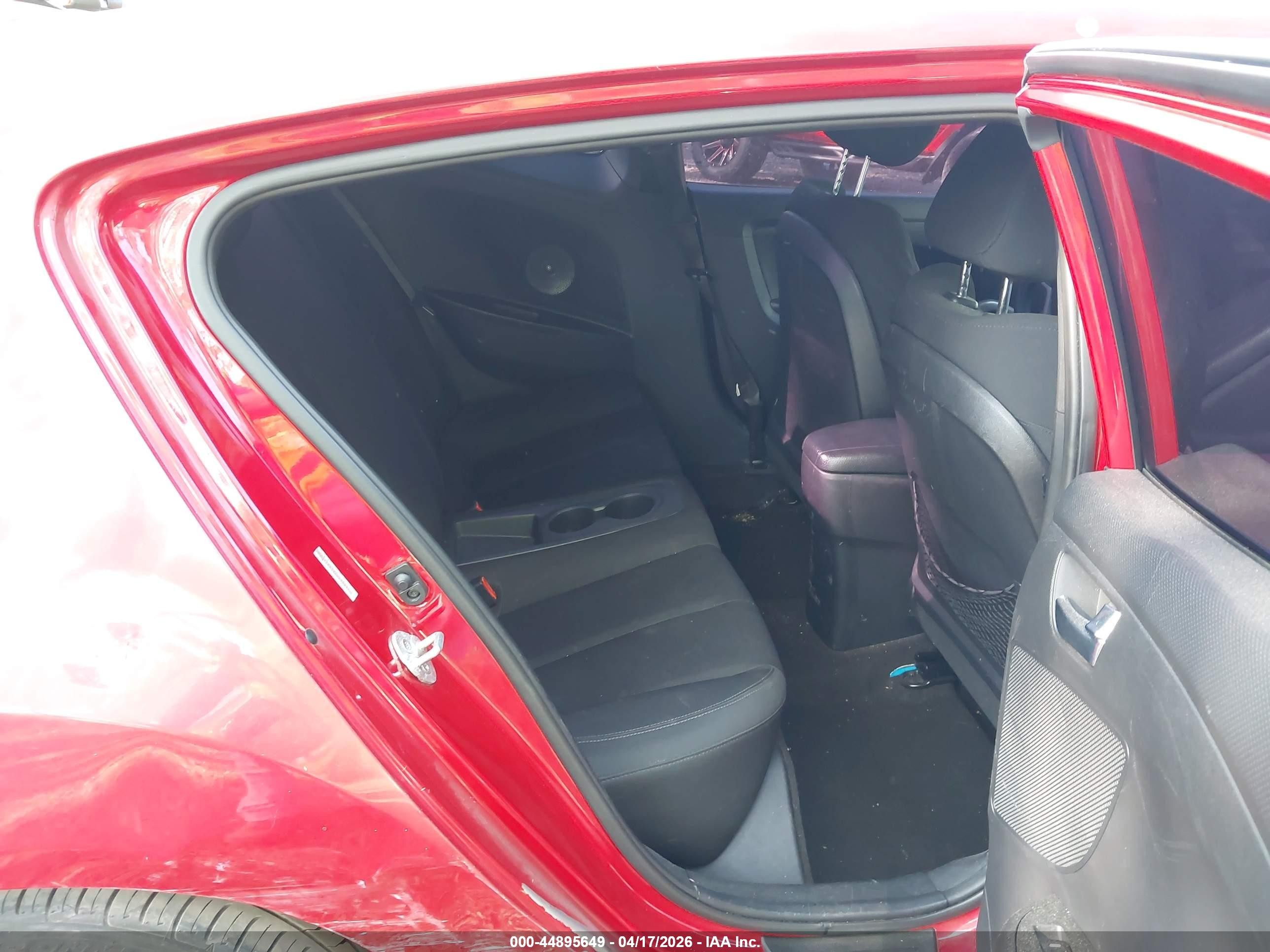 2015 Hyundai Veloster   Red vin: KMHTC6AD1FU233519
