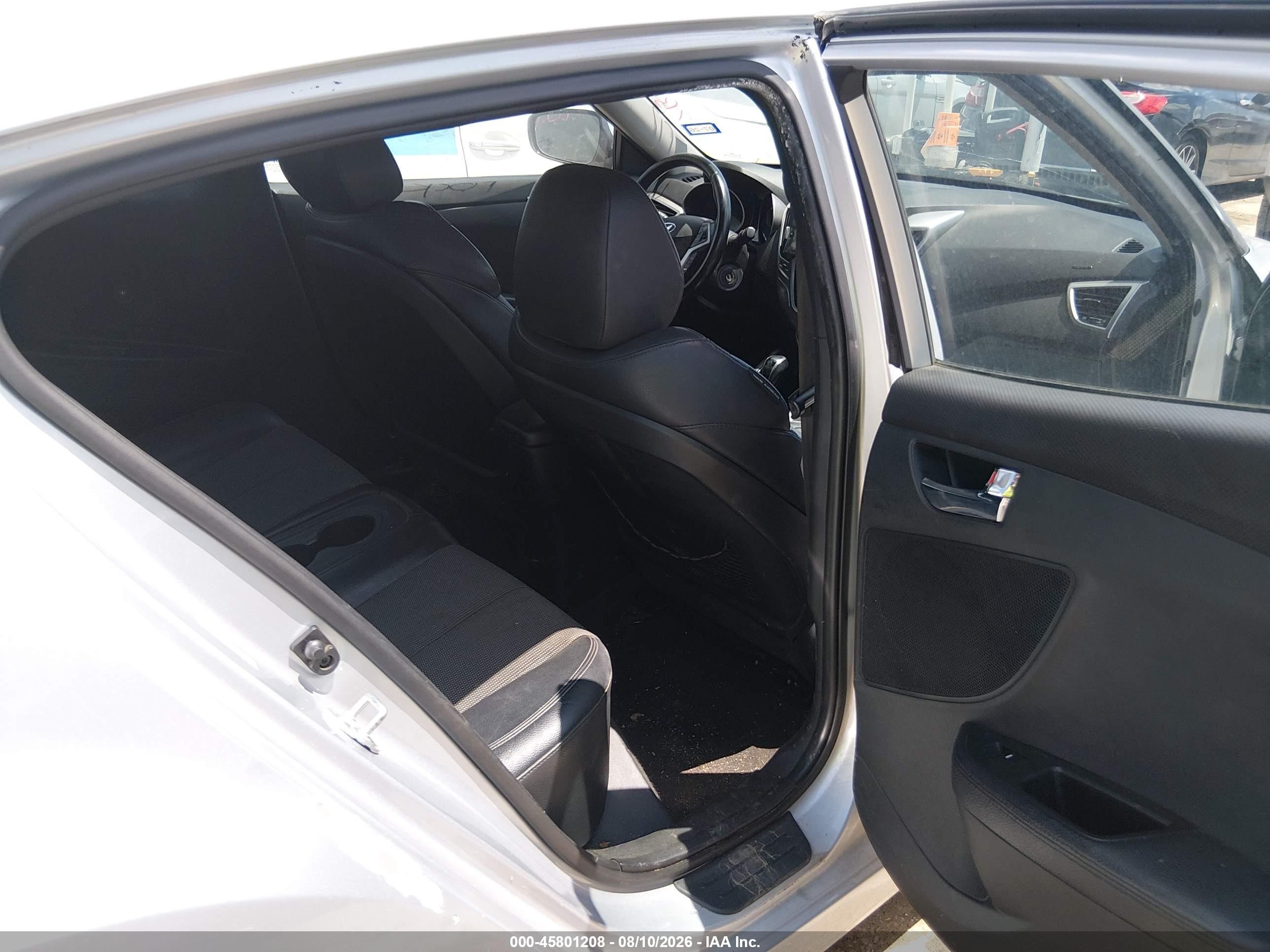 2015 Hyundai Veloster   Silver vin: KMHTC6AD1FU233889