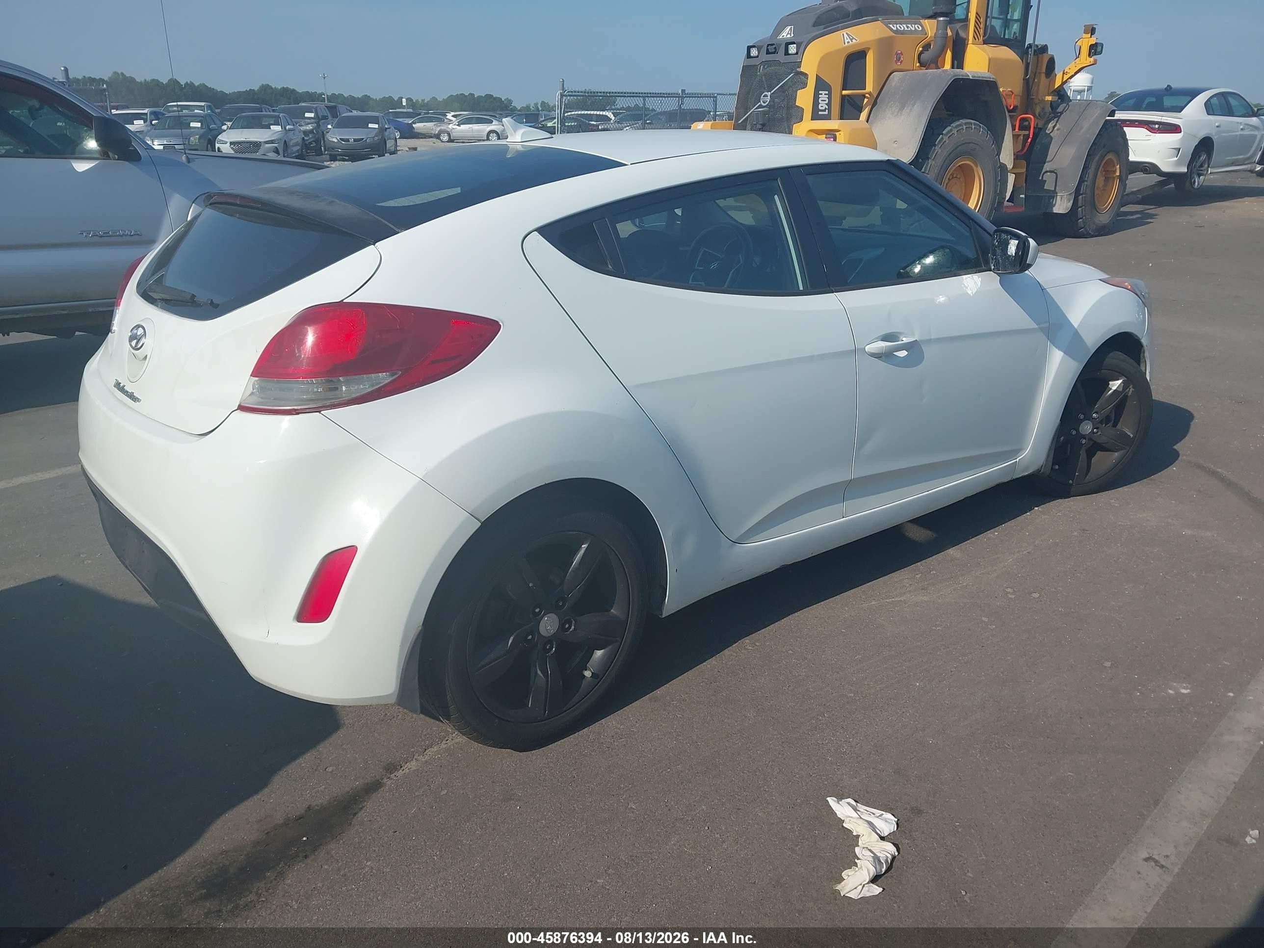 2015 Hyundai Veloster   White vin: KMHTC6AD1FU236467