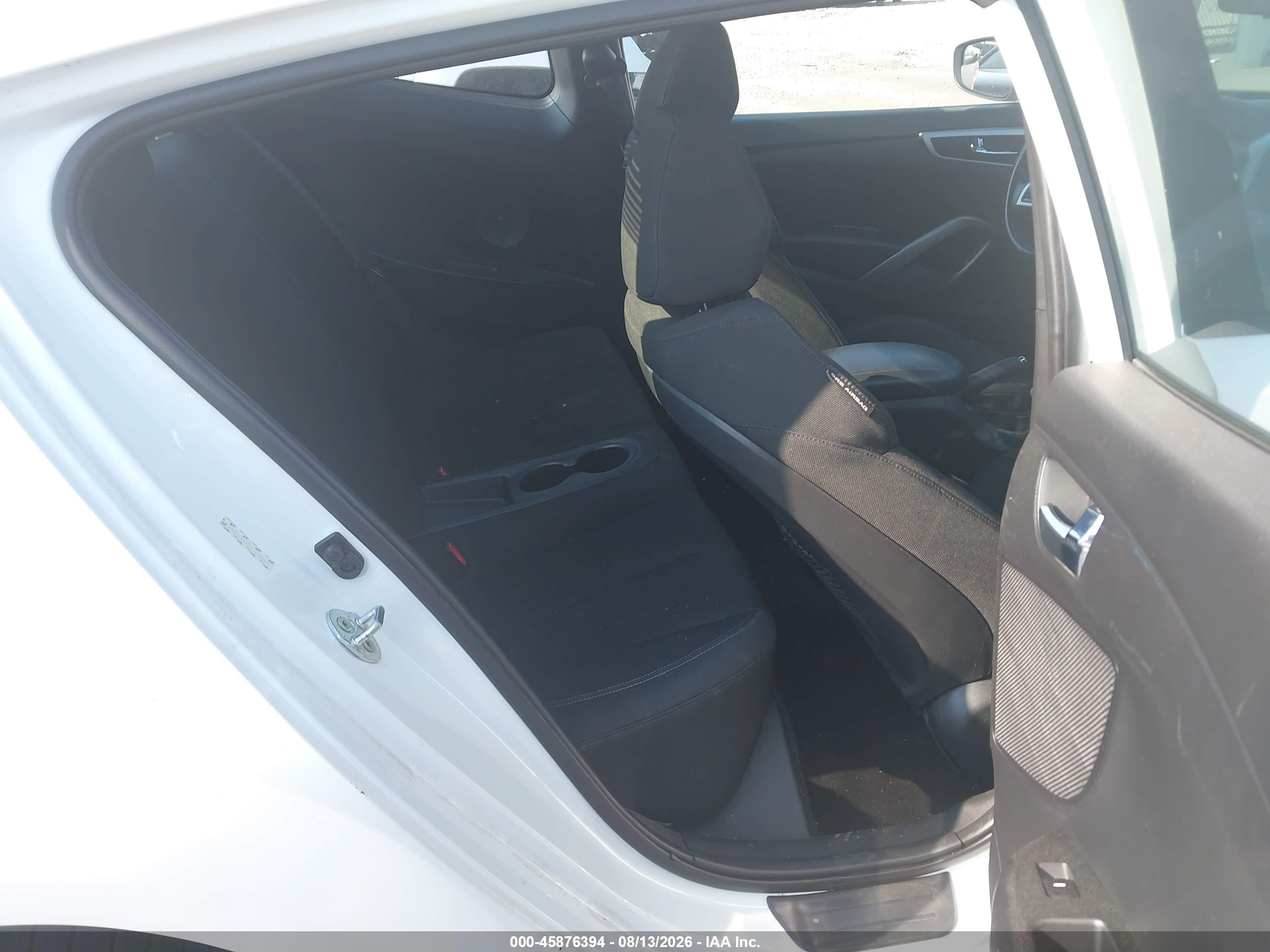 2015 Hyundai Veloster   White vin: KMHTC6AD1FU236467