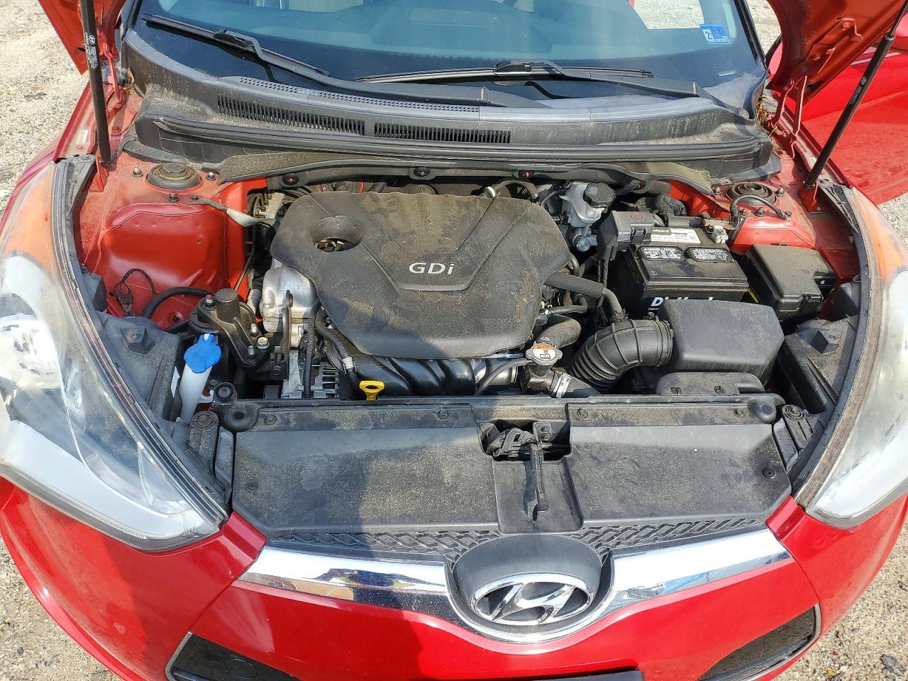 2015 Hyundai Veloster Base Red vin: KMHTC6AD1FU244004