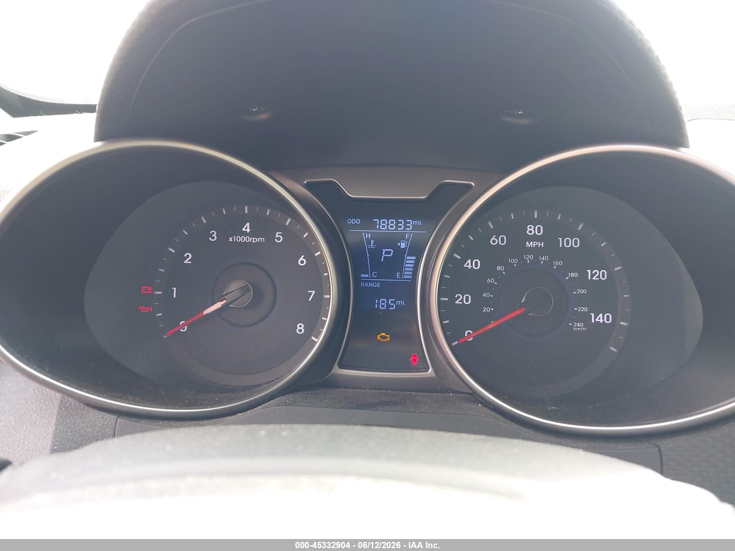 2015 Hyundai Veloster   Red vin: KMHTC6AD1FU245041