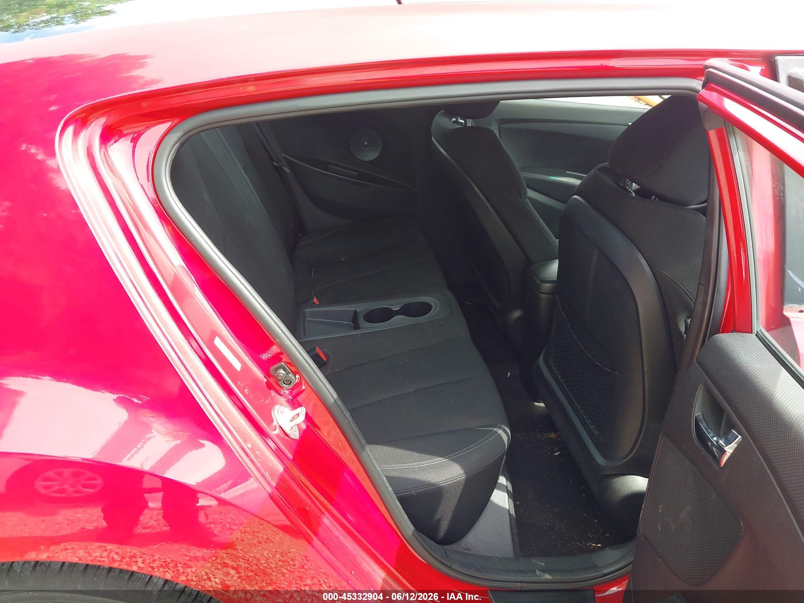2015 Hyundai Veloster   Red vin: KMHTC6AD1FU245041