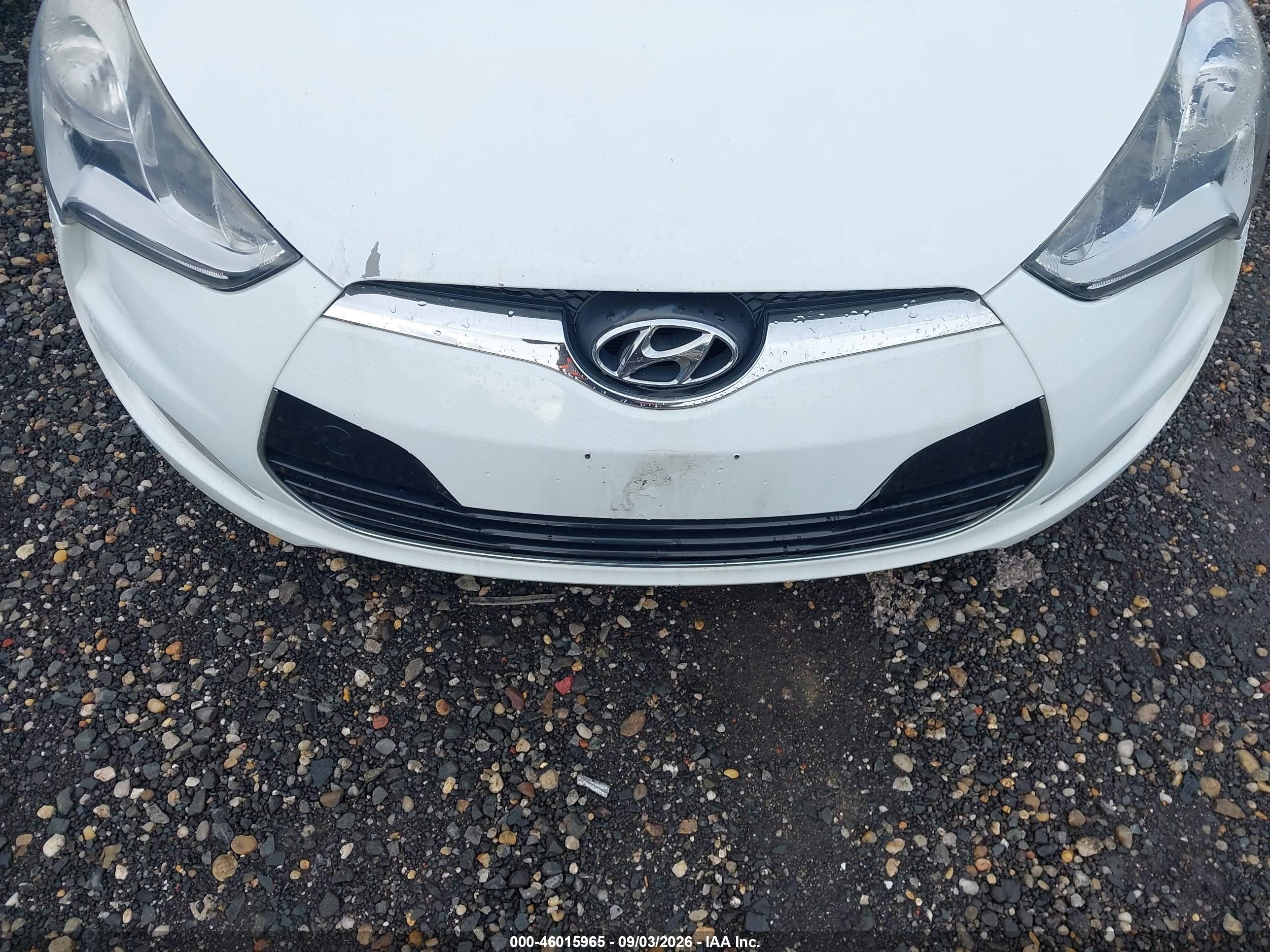2016 Hyundai Veloster Белый vin: KMHTC6AD1GU296931