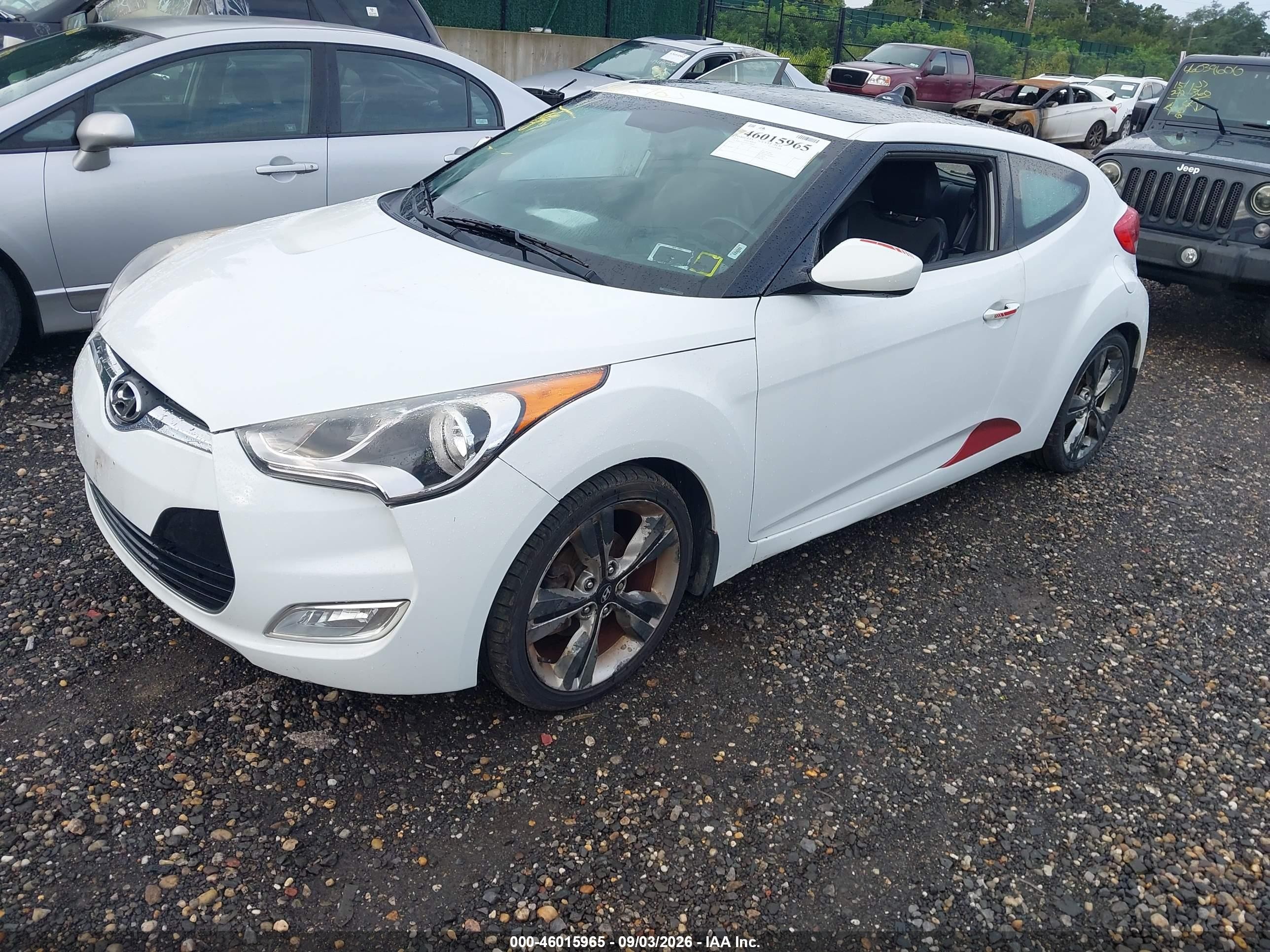 2016 Hyundai Veloster Белый vin: KMHTC6AD1GU296931