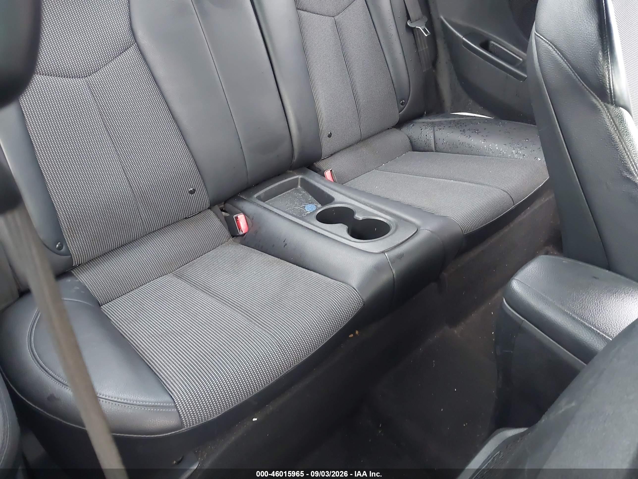 2016 Hyundai Veloster Белый vin: KMHTC6AD1GU296931