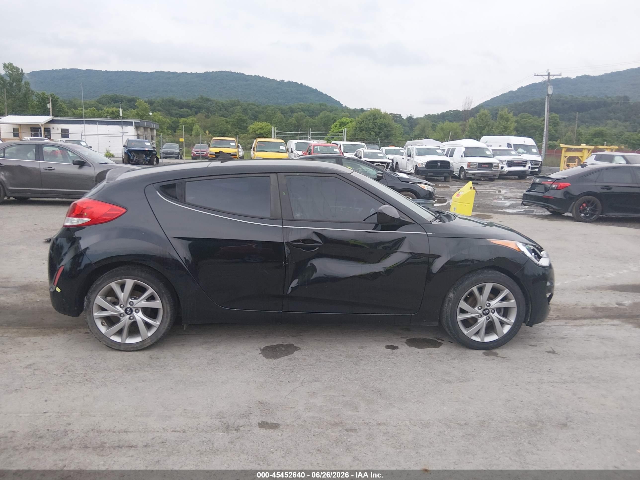 2016 Hyundai Veloster Black vin: KMHTC6AD1GU301061