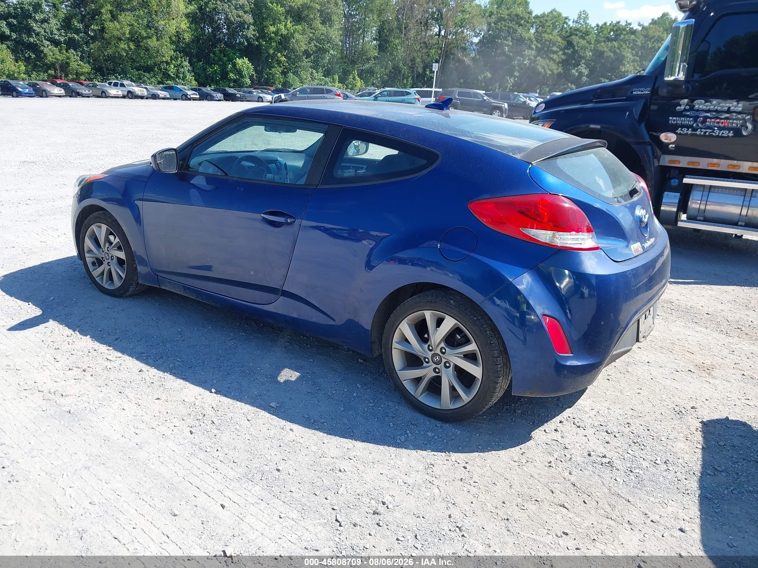 2017 Hyundai Veloster Blue vin: KMHTC6AD1HU304950