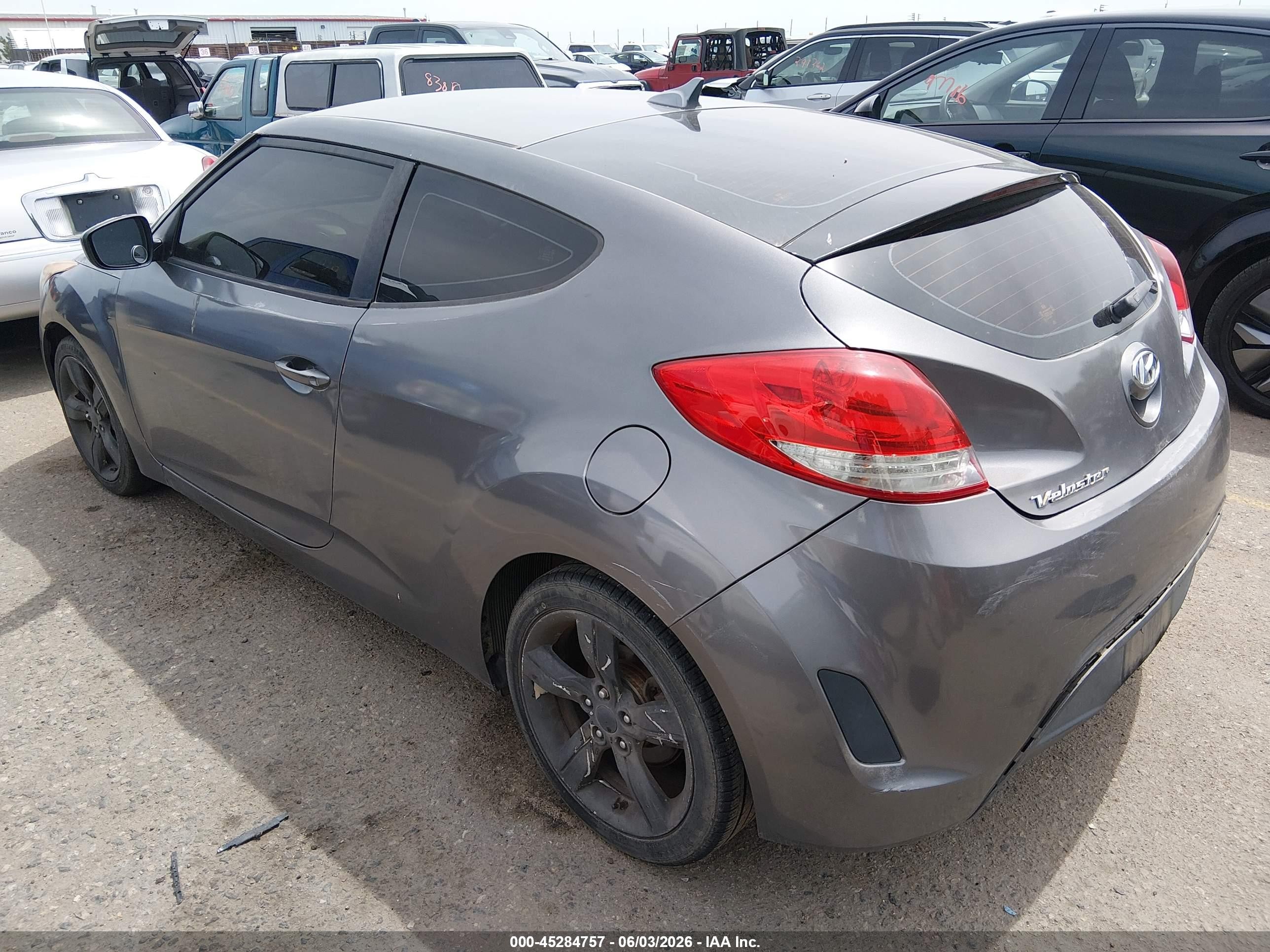 2012 Hyundai Veloster Base W/black Серебряный vin: KMHTC6AD2CU026276