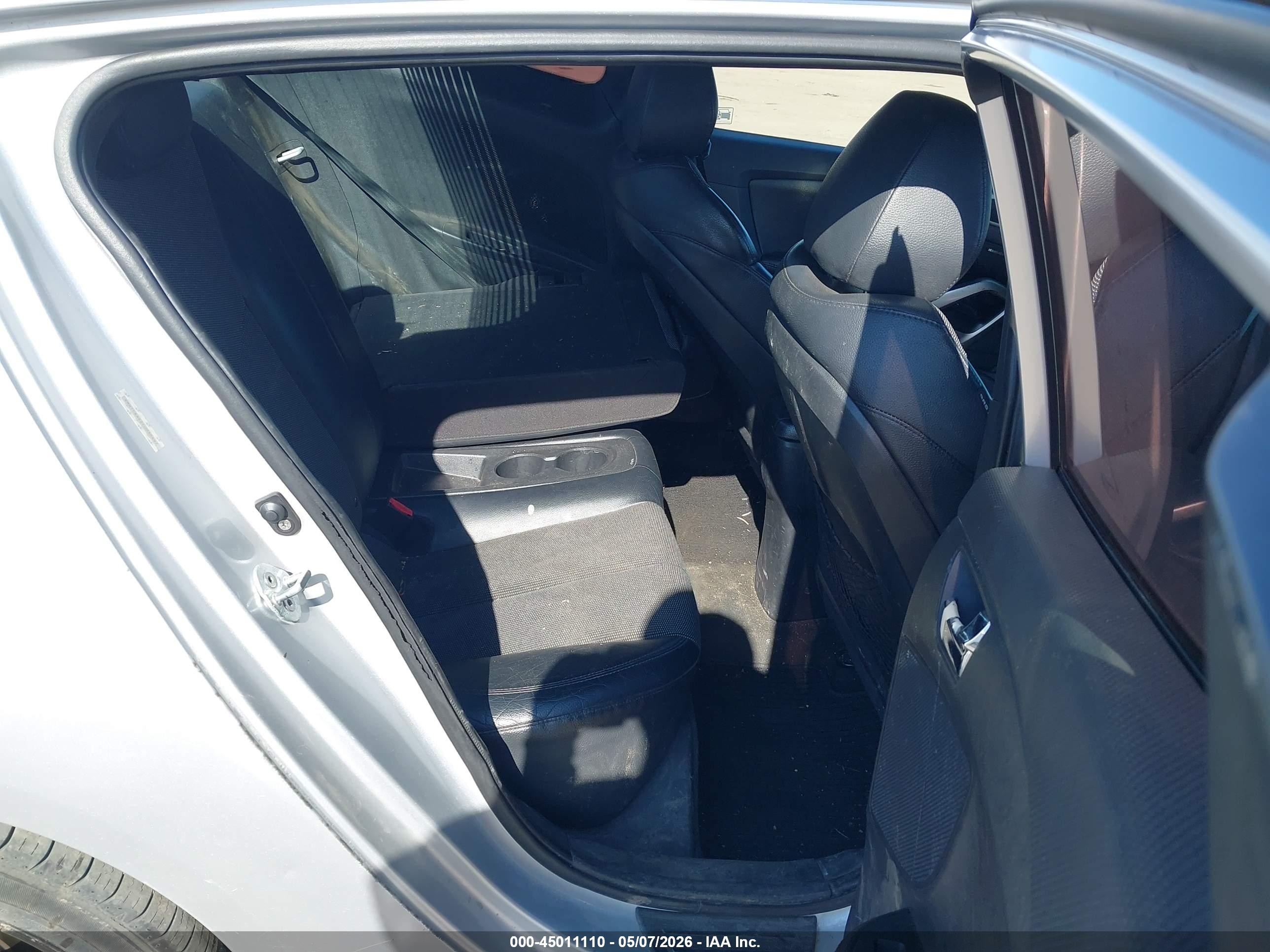 2012 Hyundai Veloster Base W/black Silver vin: KMHTC6AD2CU030697