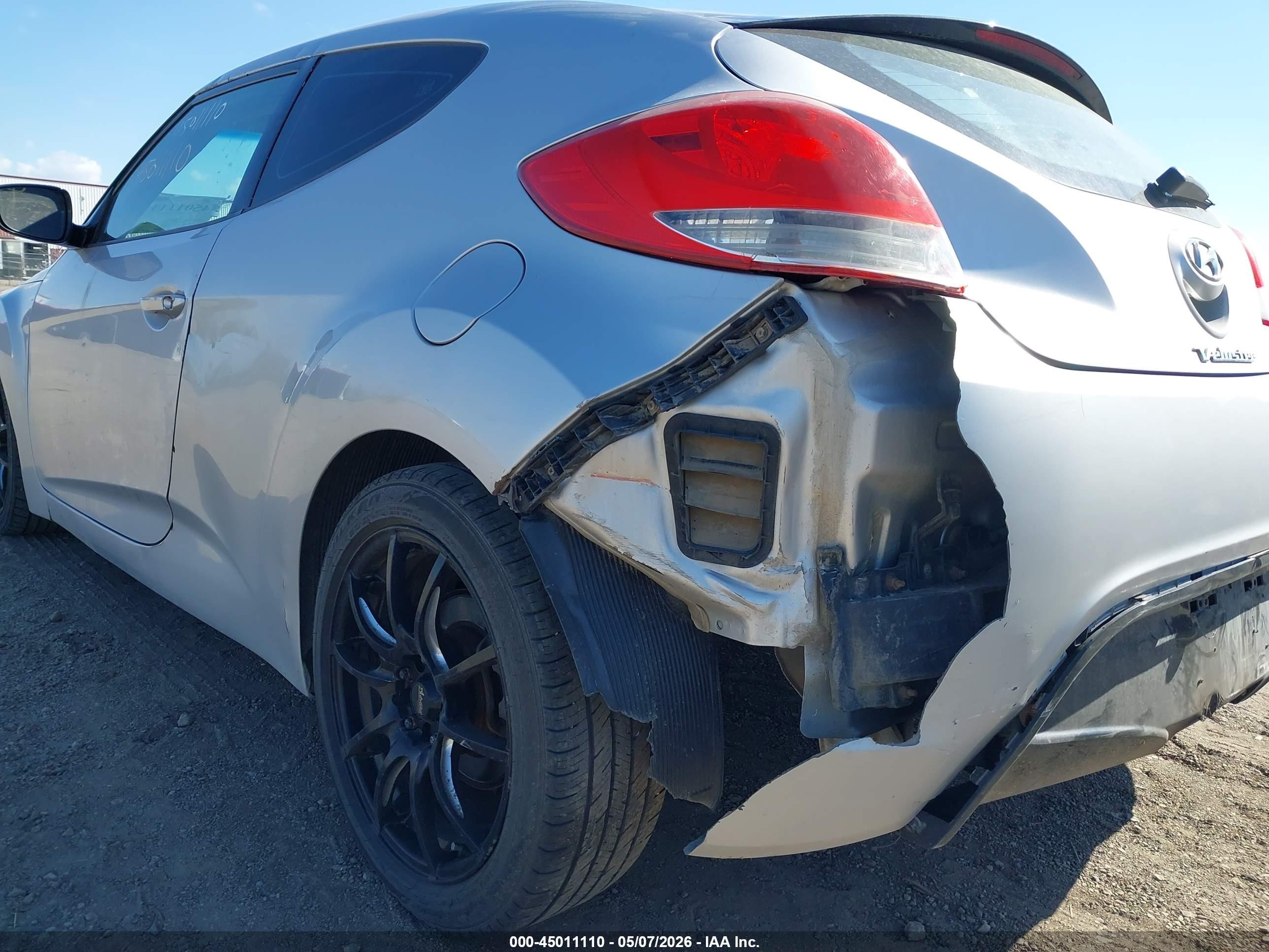 2012 Hyundai Veloster Base W/black Silver vin: KMHTC6AD2CU030697